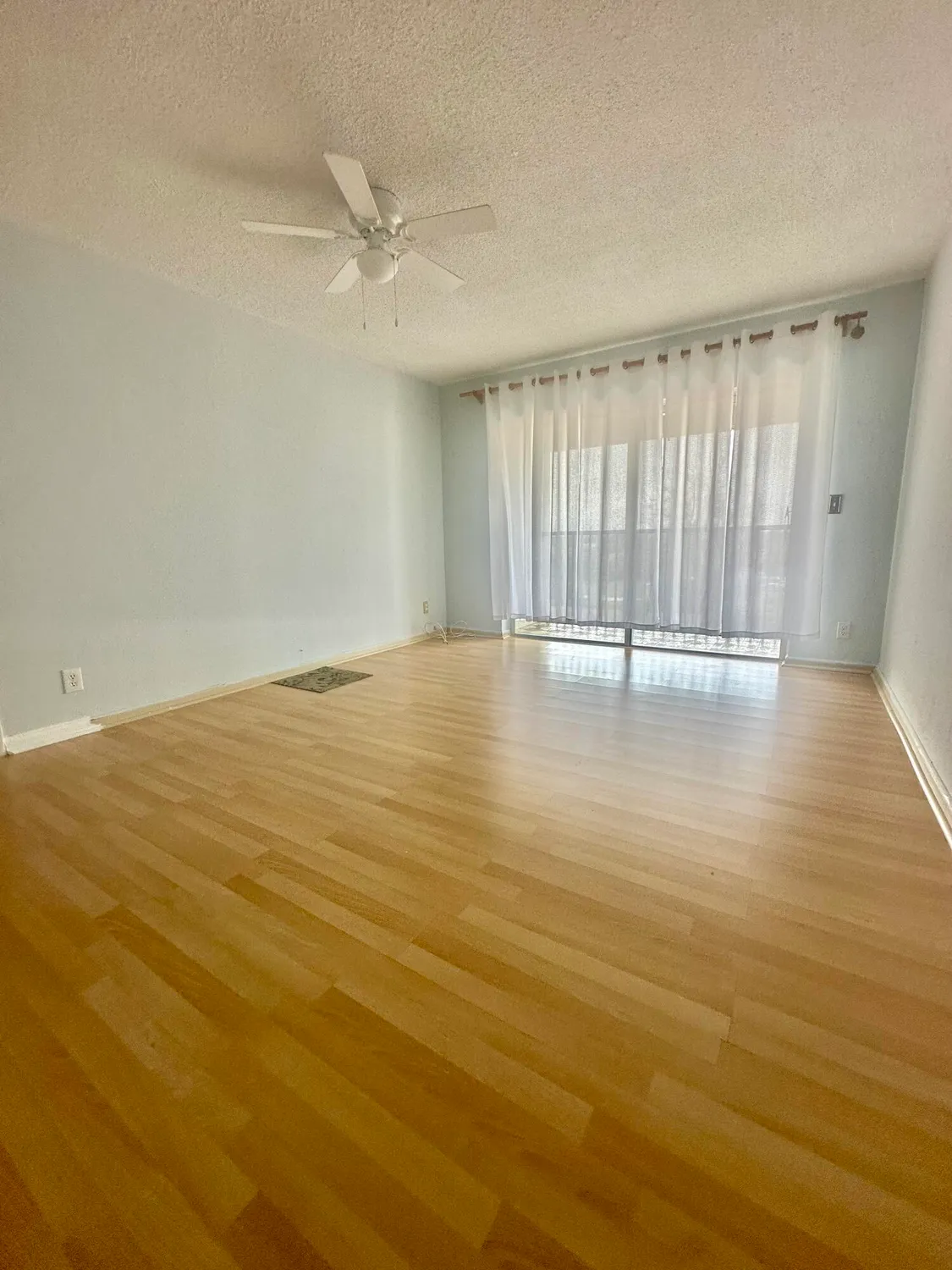 Property Slideshow image 13 of 22 | 330 se 2nd st apt 501g, Hallandale Beach, FL, 33009
