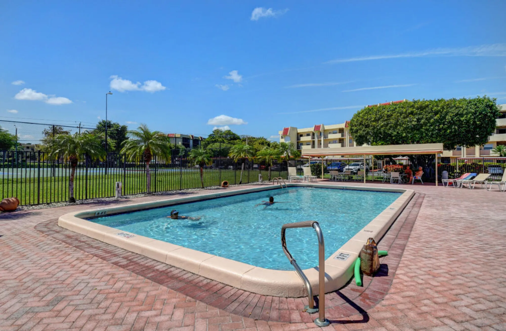 Property Slideshow image 17 of 27 | 23249 barwood ln 402, Boca Raton, FL, 33428