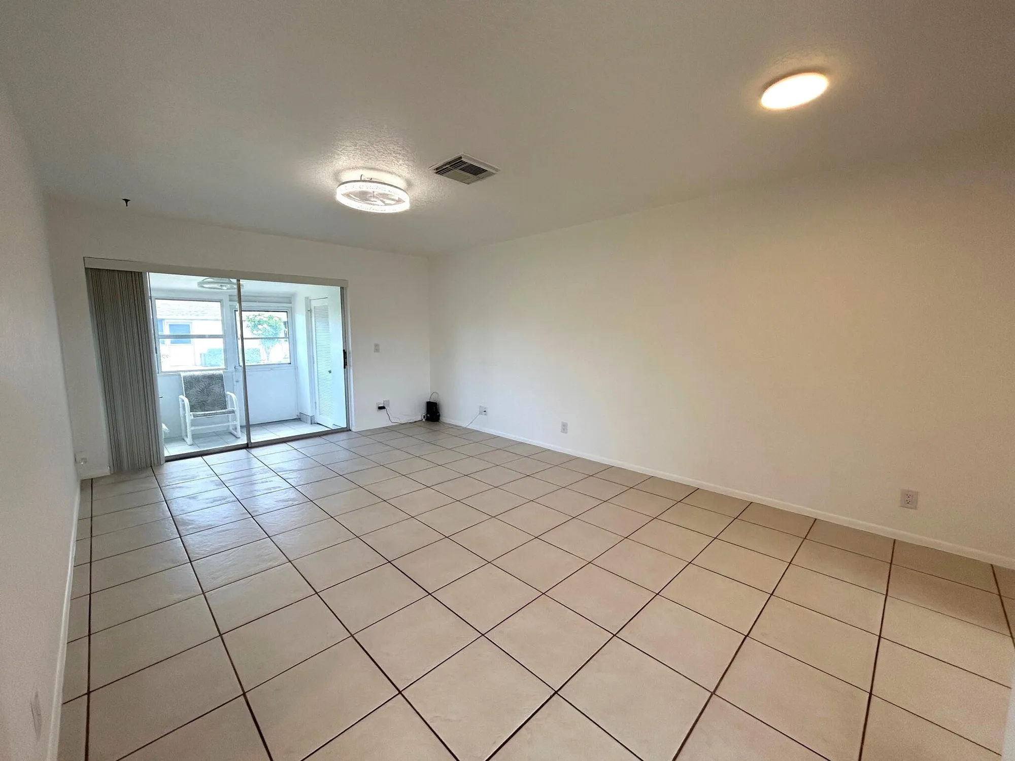 Property Slideshow image 9 of 46 | 2727 dudley dr w g, West Palm Beach, FL, 33415