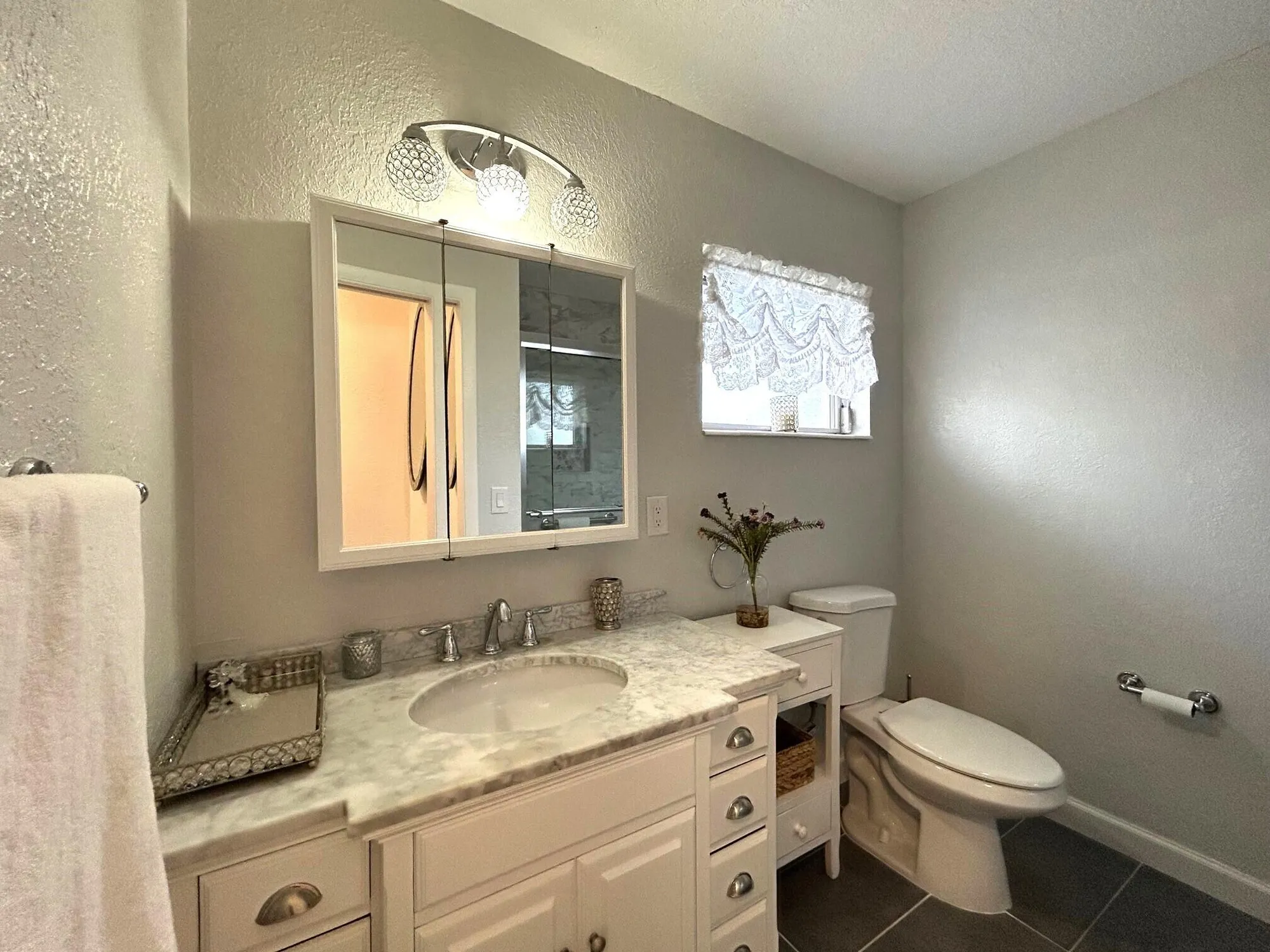 Property Slideshow image 20 of 46 | 2727 dudley dr w g, West Palm Beach, FL, 33415