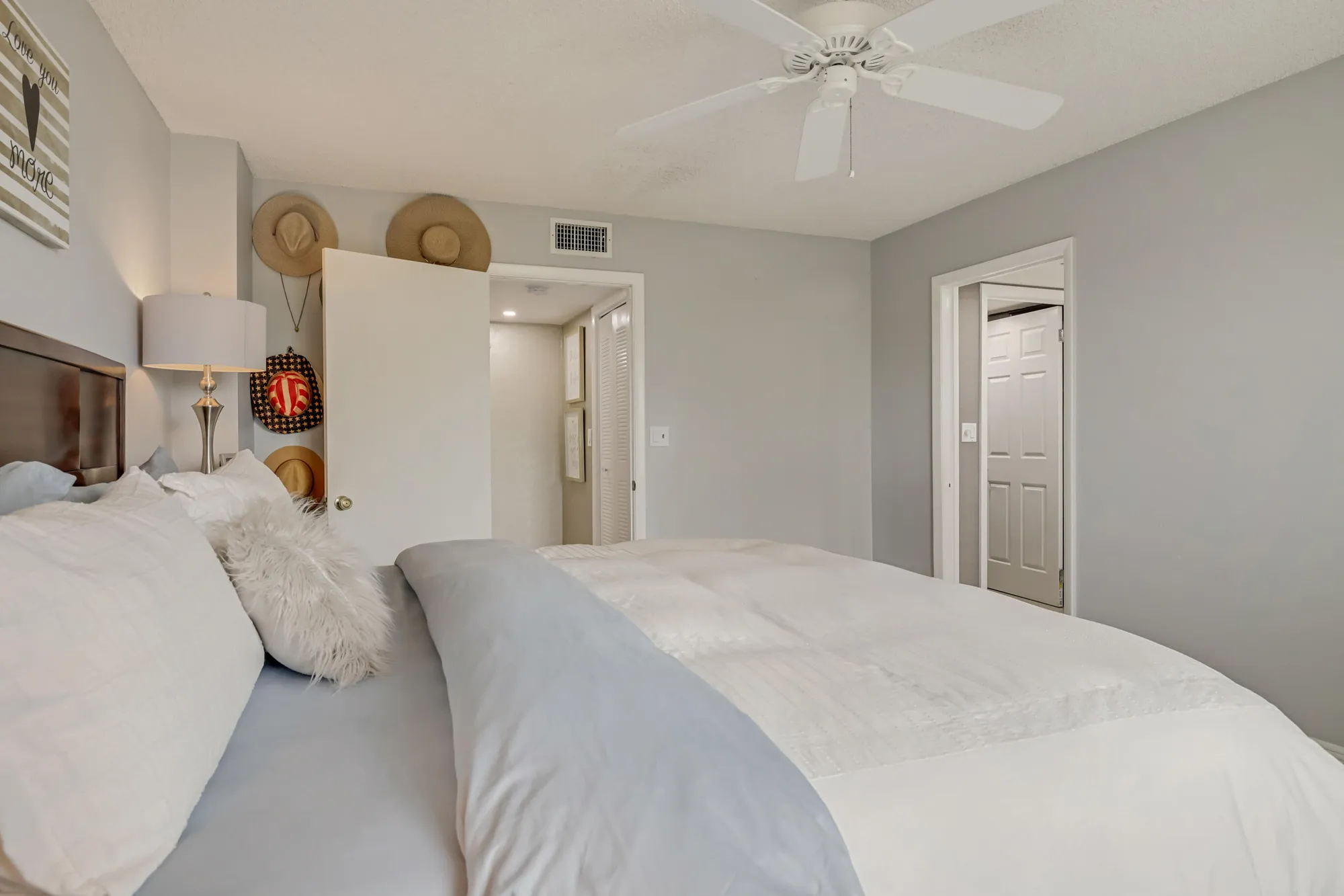 Property Slideshow image 17 of 52 | 6698 10th ave 426, Lake Worth, FL, 33467