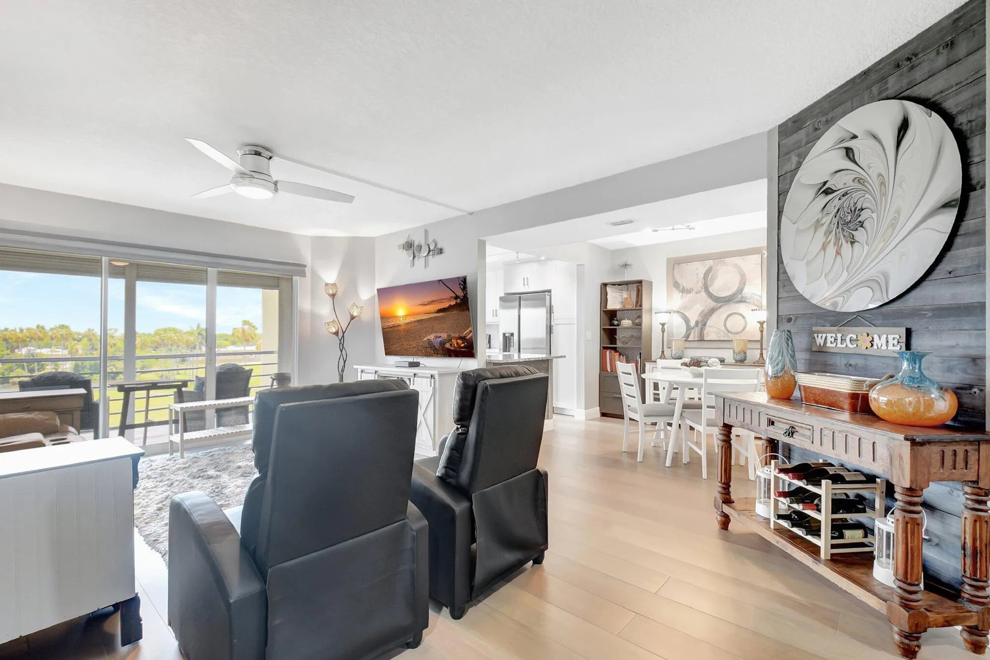 Property Slideshow image 6 of 58 | 3871 via poinciana apt 505, Lake Worth, FL, 33467