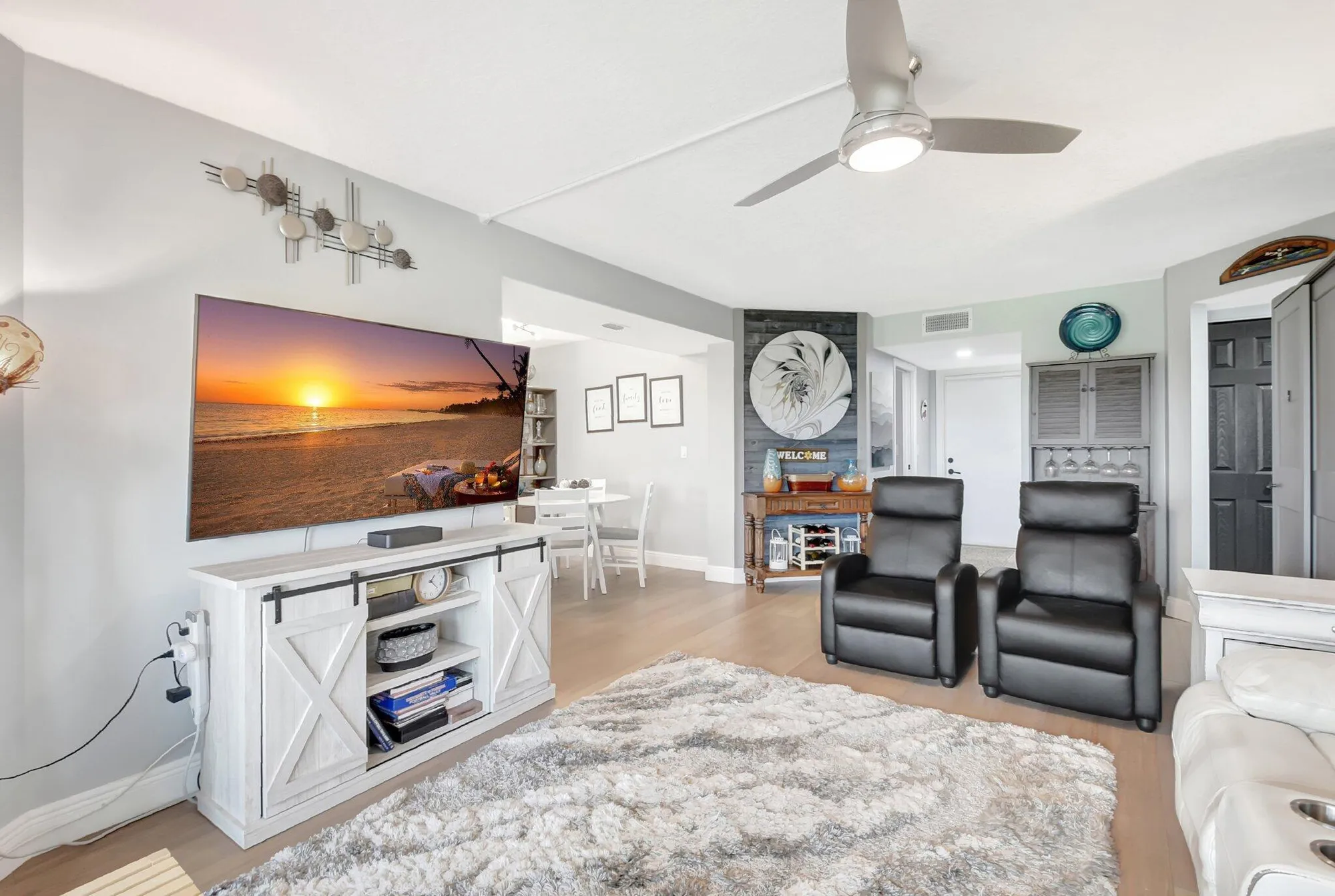 Property Slideshow image 7 of 58 | 3871 via poinciana apt 505, Lake Worth, FL, 33467