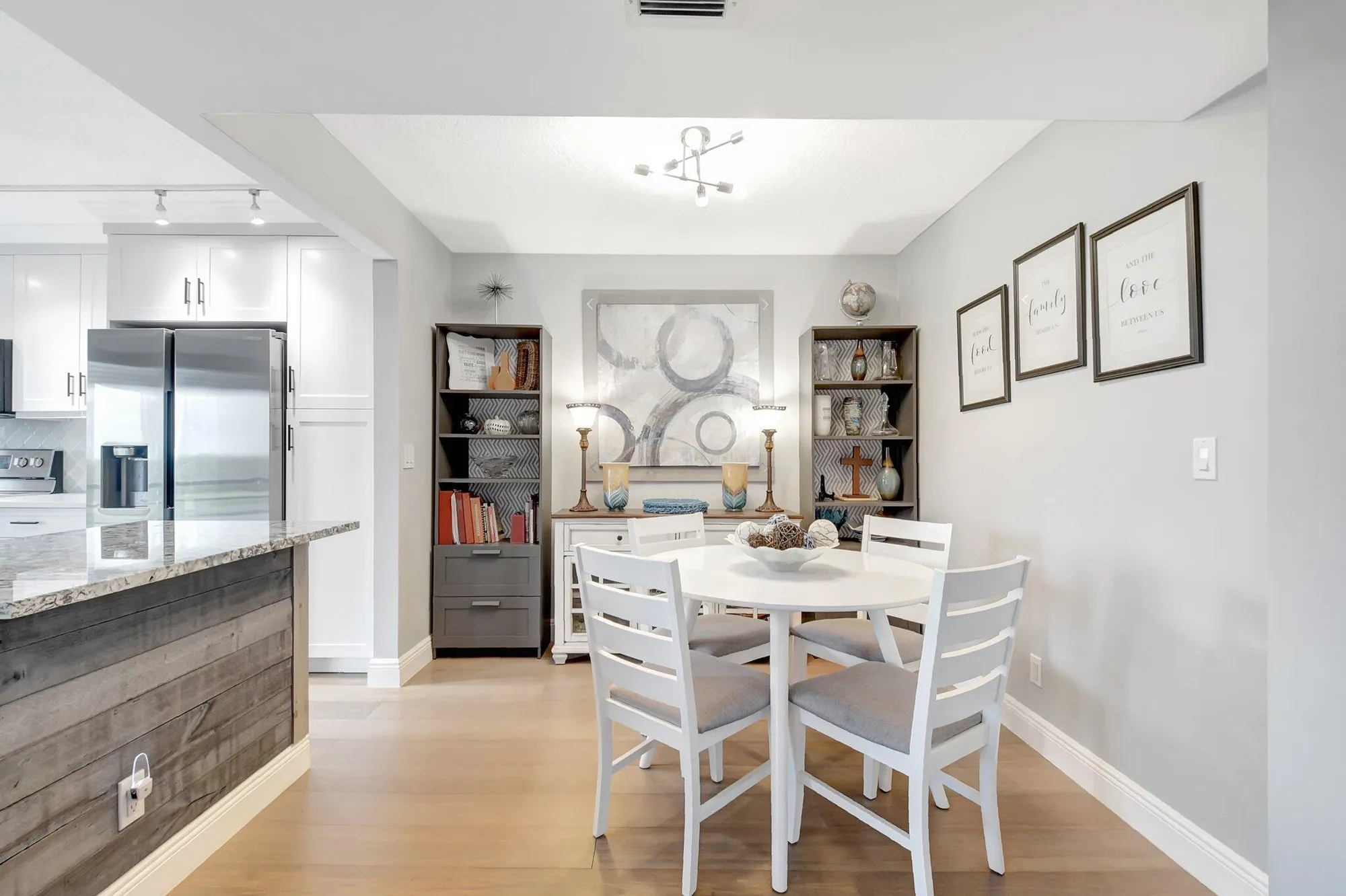 Property Slideshow image 10 of 58 | 3871 via poinciana apt 505, Lake Worth, FL, 33467