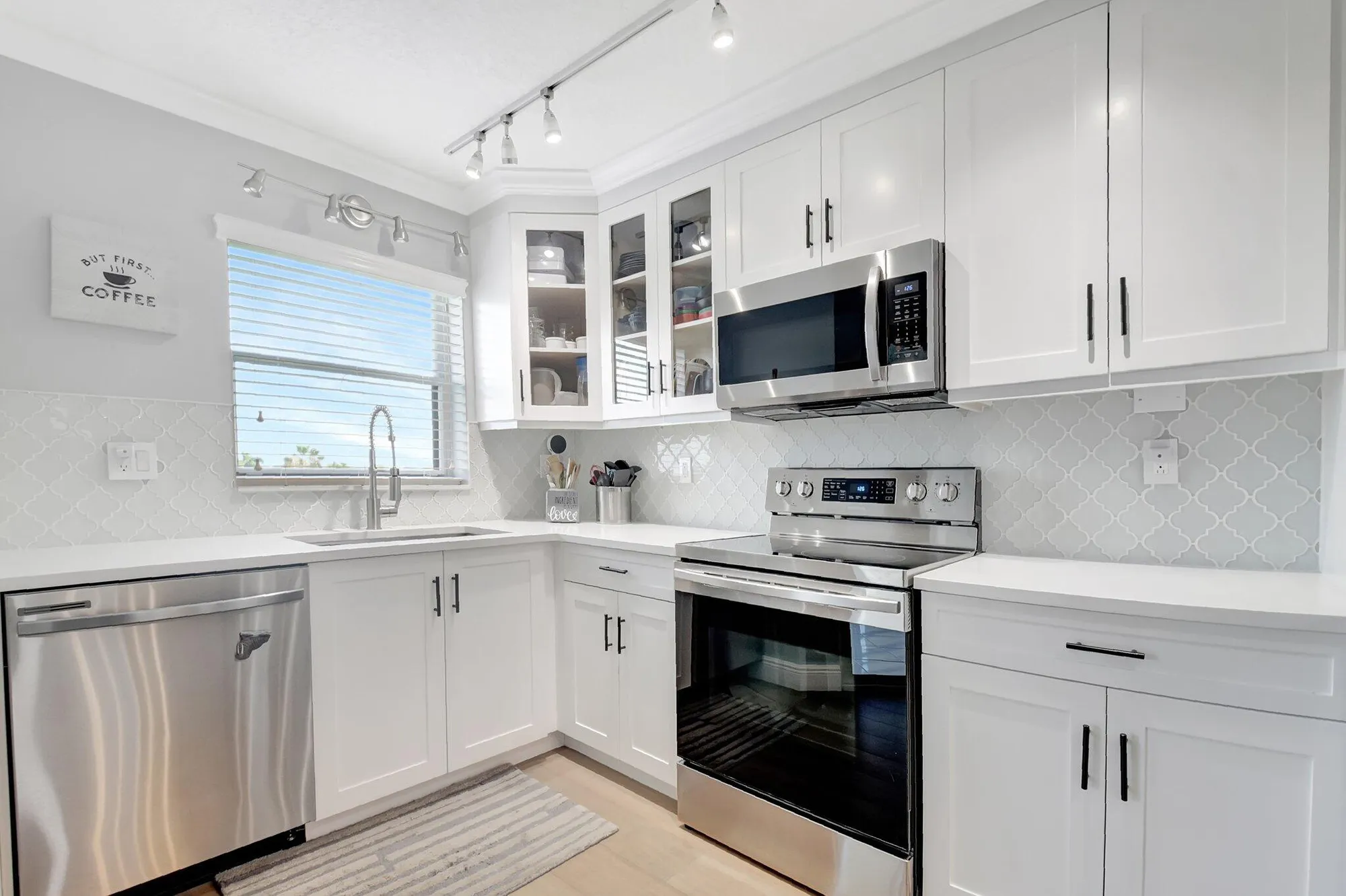 Property Slideshow image 14 of 58 | 3871 via poinciana apt 505, Lake Worth, FL, 33467