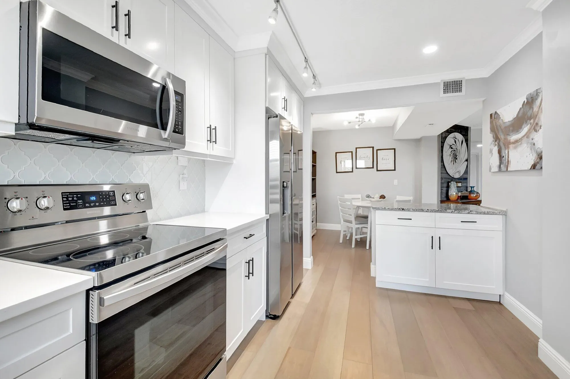 Property Slideshow image 15 of 58 | 3871 via poinciana apt 505, Lake Worth, FL, 33467