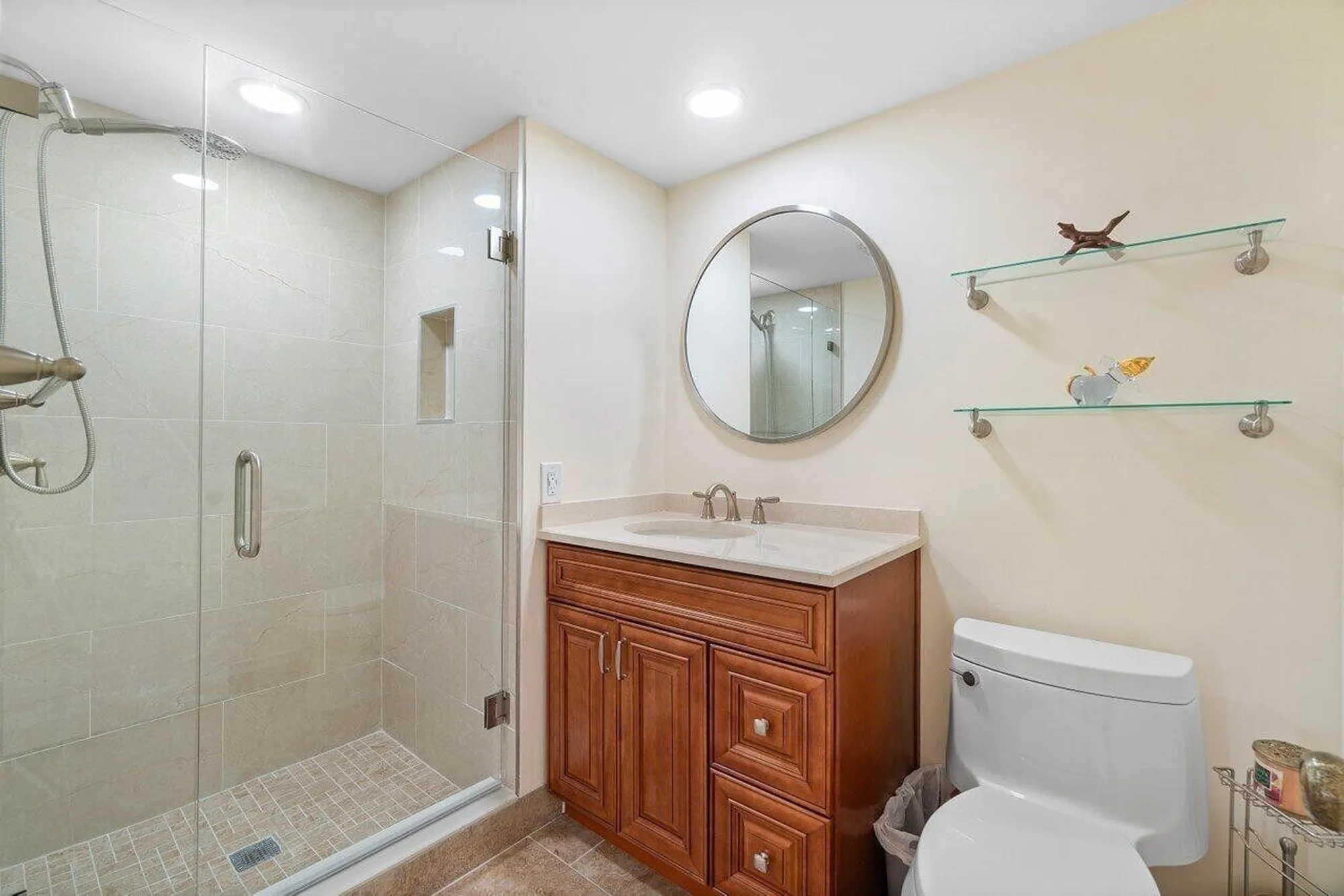 Property Slideshow image 19 of 56 | 36 stratford ln h, Boynton Beach, FL, 33436