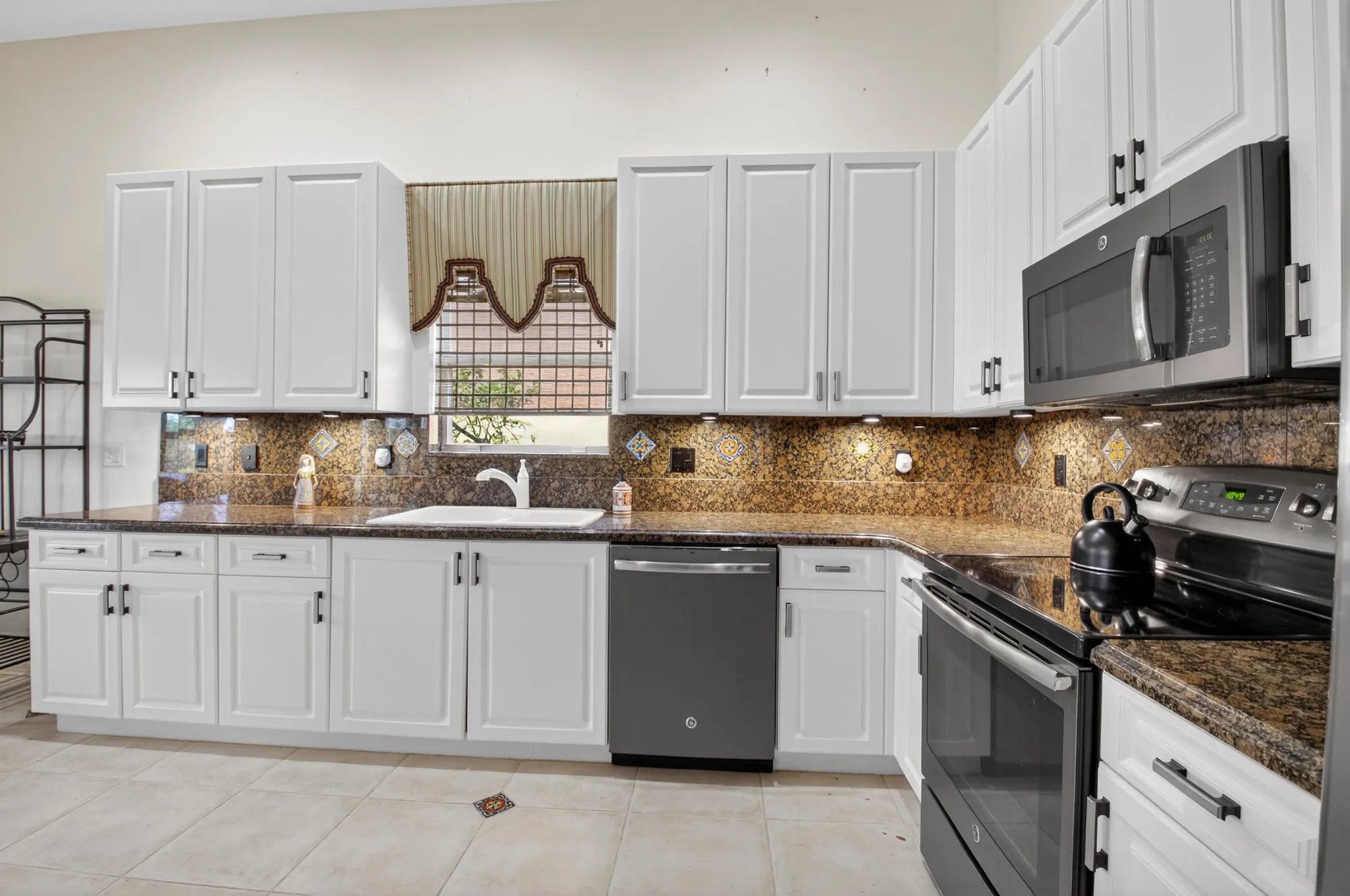 Property Slideshow image 26 of 78 | 8688 via avellino, Lake Worth, FL, 33467