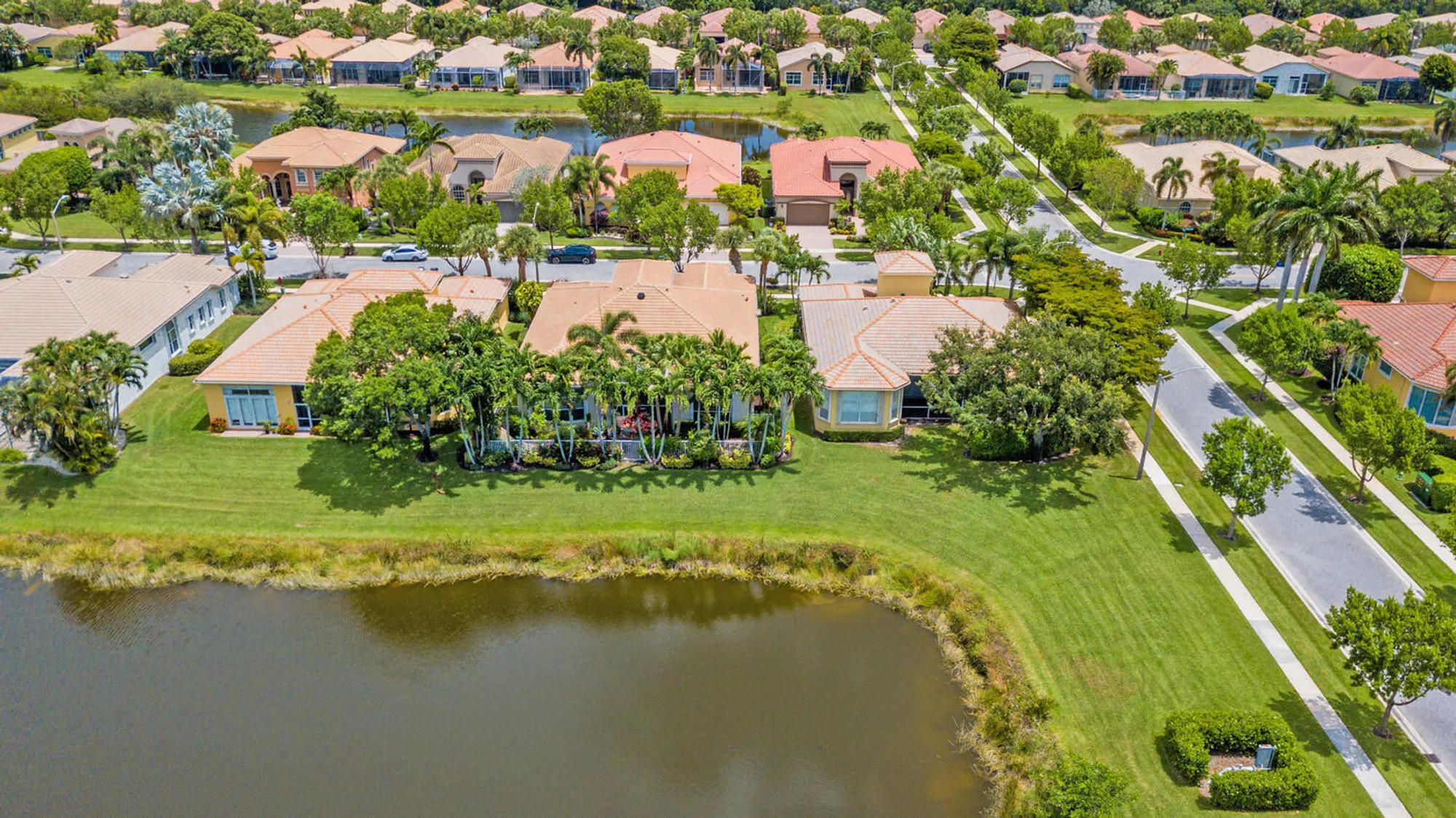 Property Slideshow image 35 of 55 | 9724 via grandezza, Wellington, FL, 33411