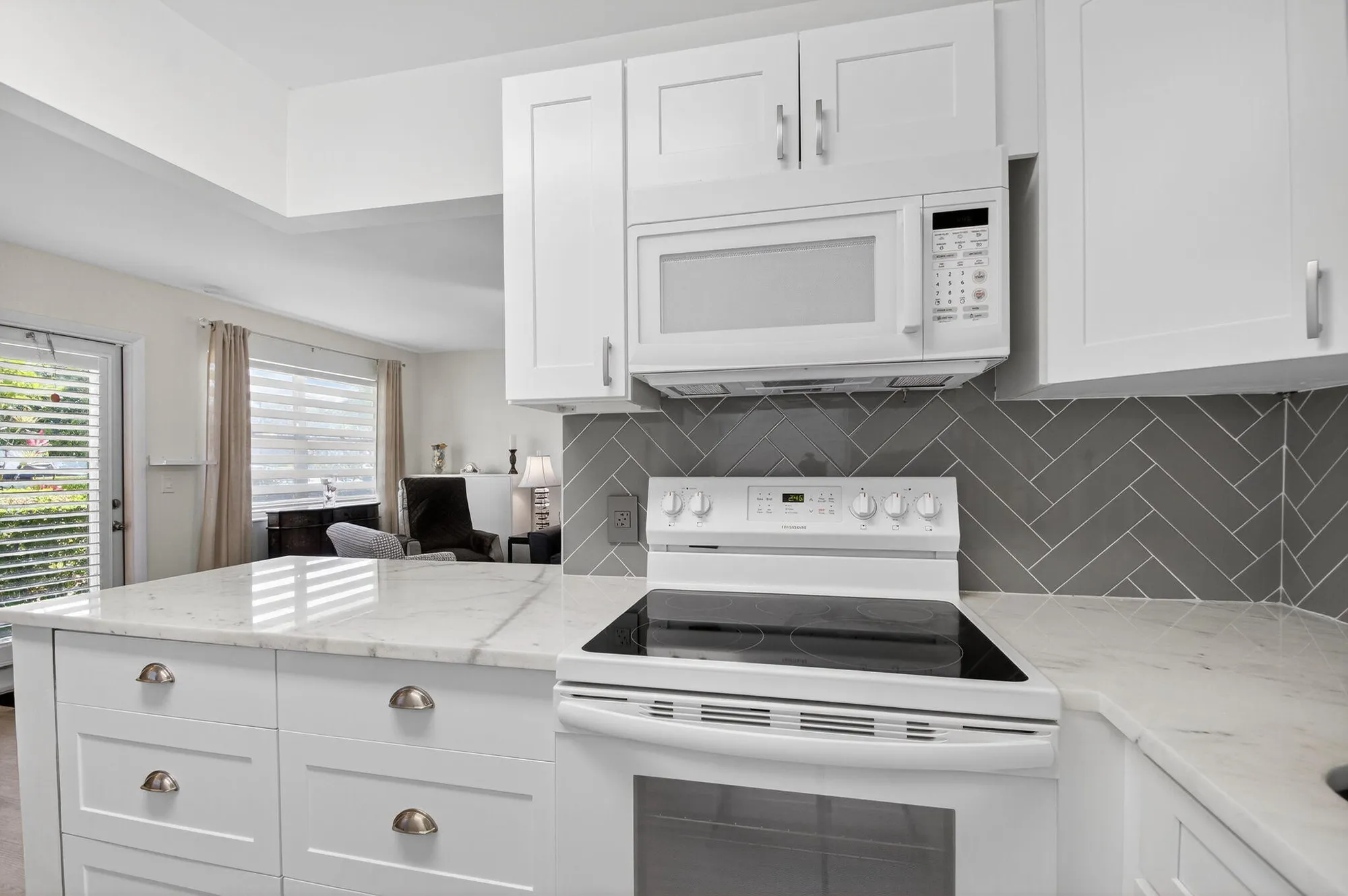 Property Slideshow image 14 of 56 | 216 dorchester j, West Palm Beach, FL, 33417