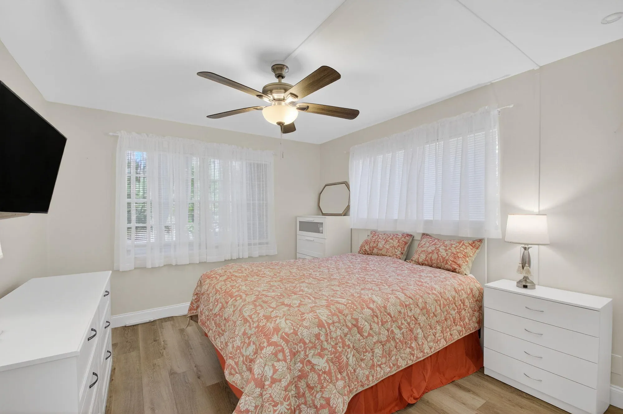 Property Slideshow image 16 of 56 | 216 dorchester j, West Palm Beach, FL, 33417
