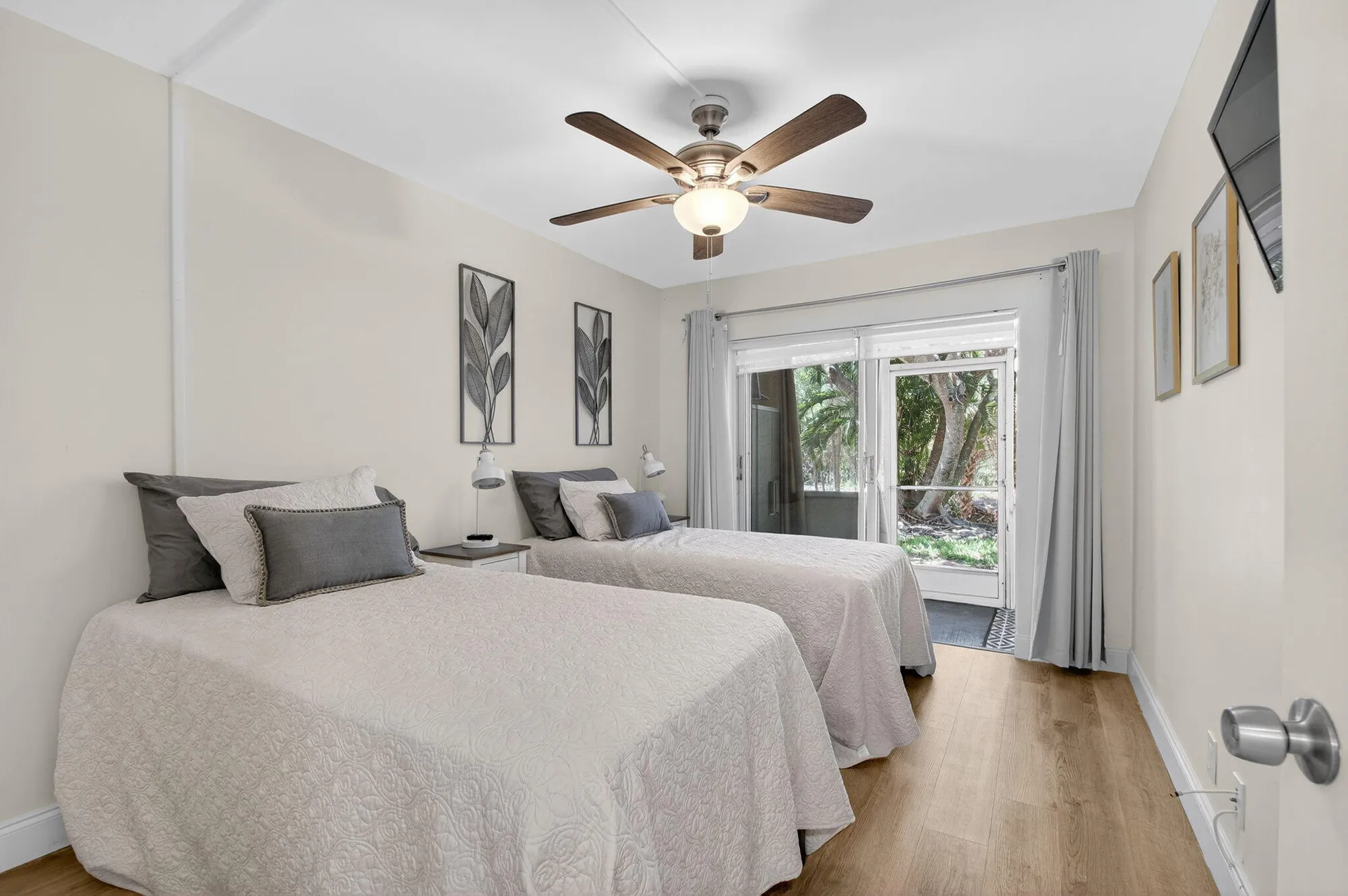 Property Slideshow image 22 of 56 | 216 dorchester j, West Palm Beach, FL, 33417