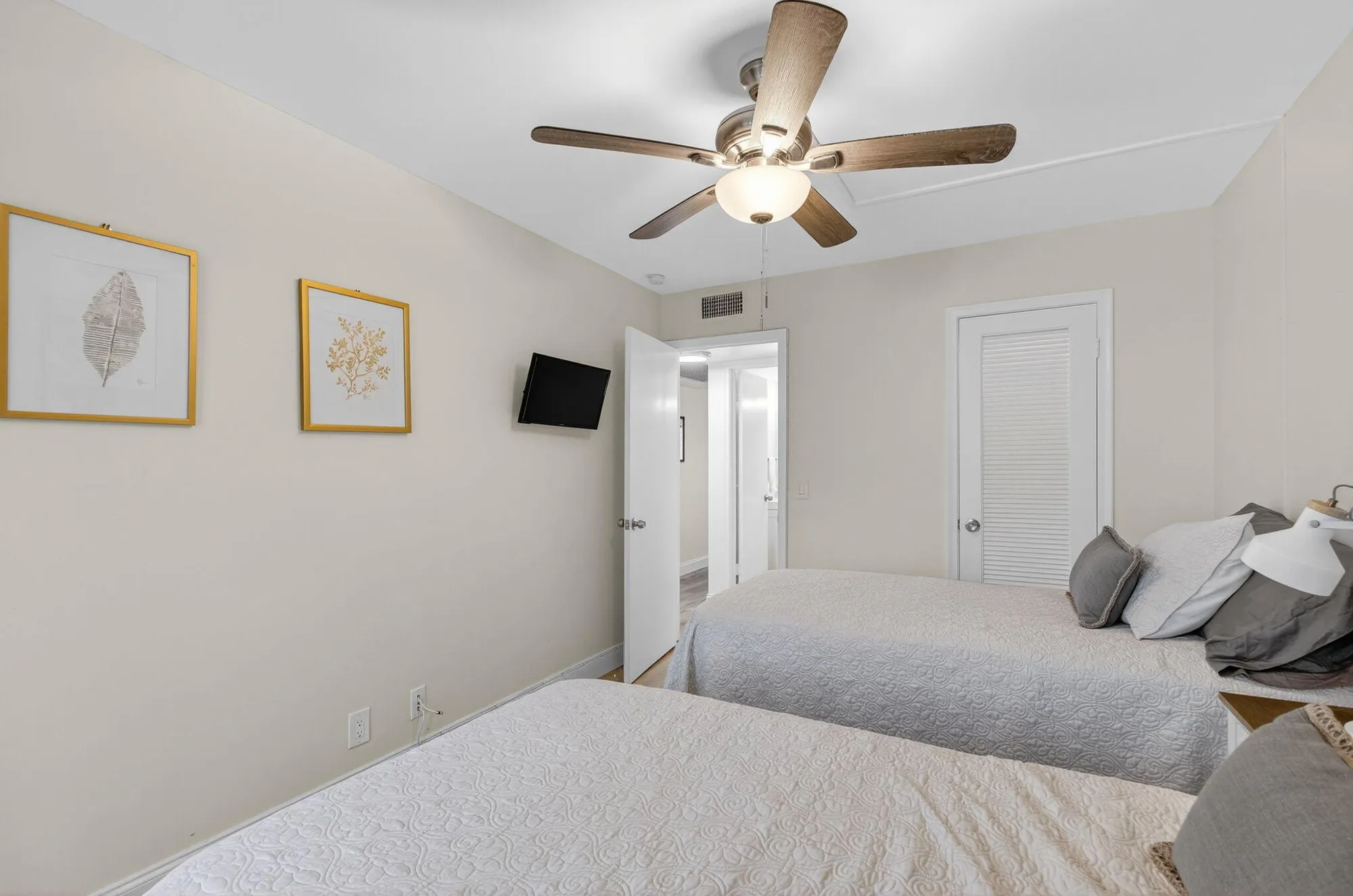 Property Slideshow image 23 of 56 | 216 dorchester j, West Palm Beach, FL, 33417