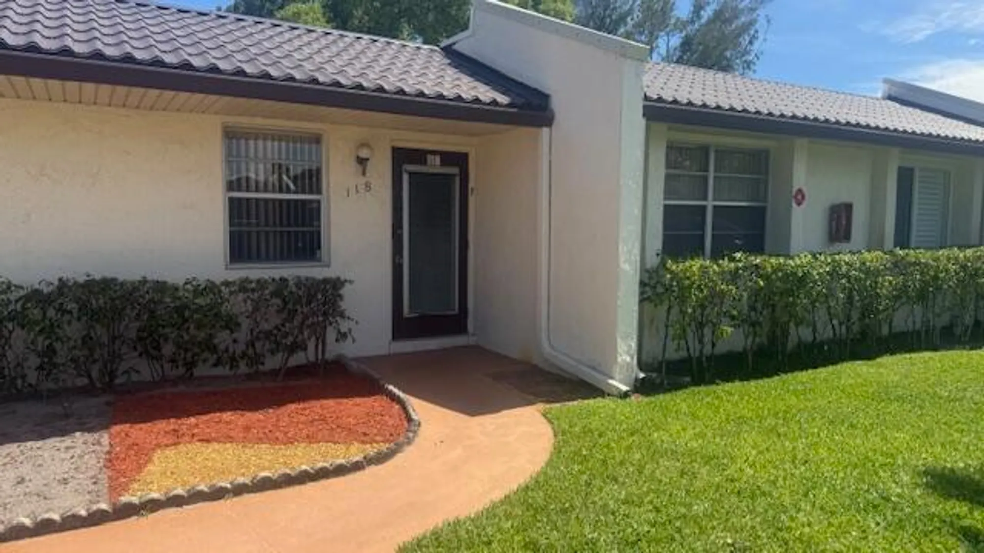 Property Slideshow image 2 of 36 | 118 lake olive dr, West Palm Beach, FL, 33411