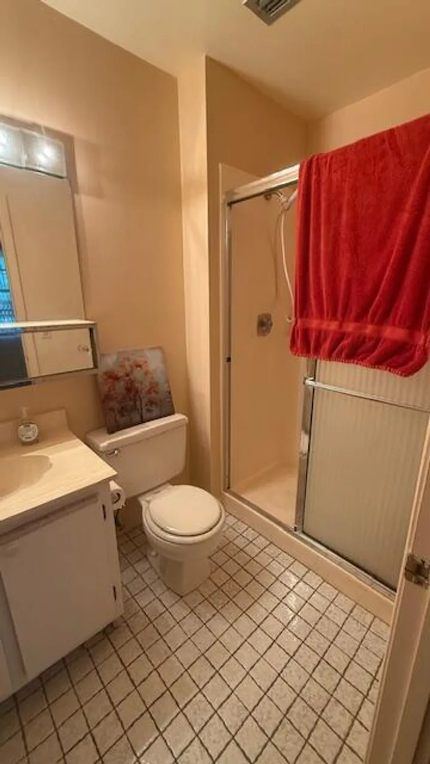 Property Slideshow image 17 of 36 | 118 lake olive dr, West Palm Beach, FL, 33411