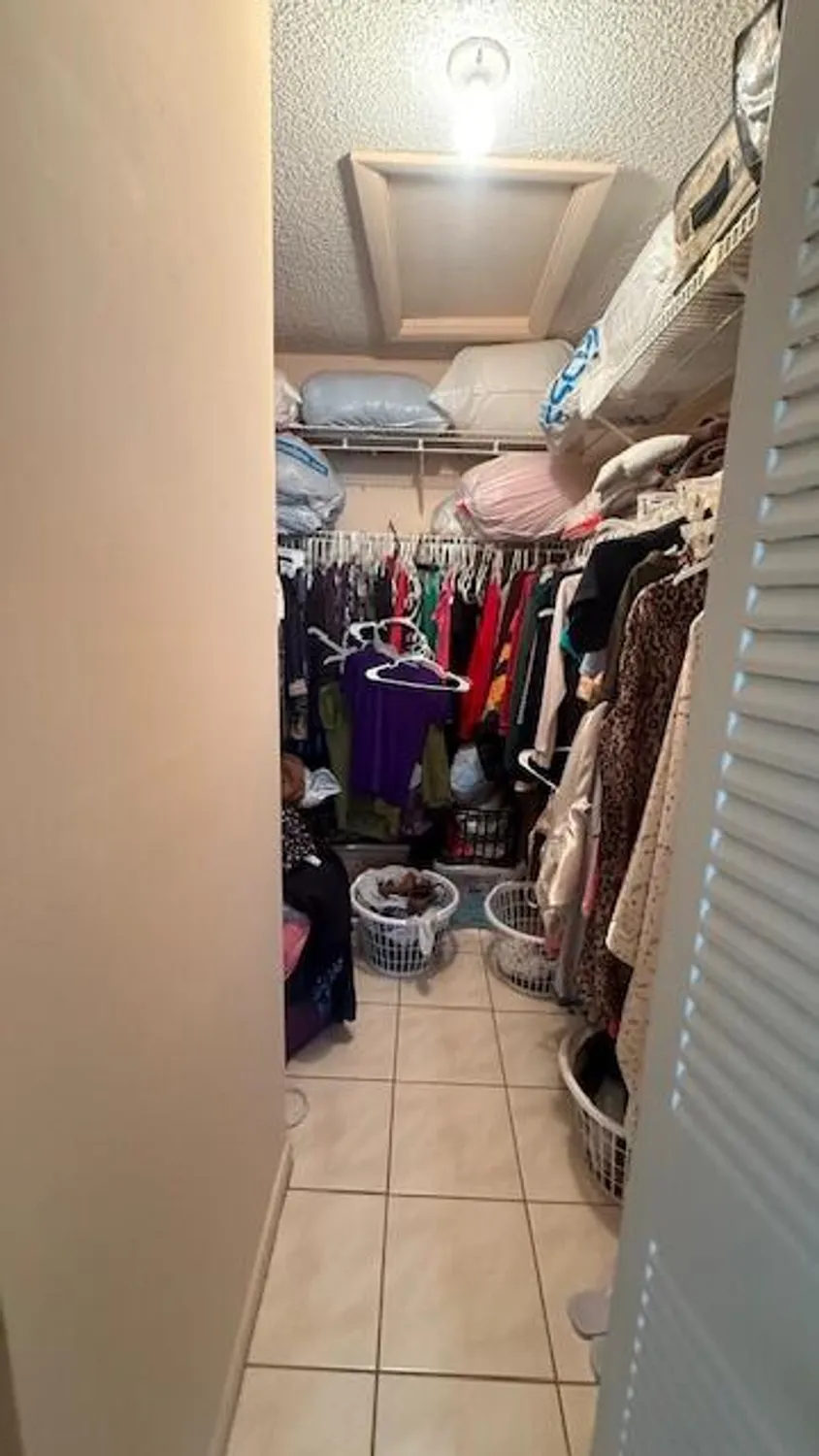 Property Slideshow image 11 of 36 | 118 lake olive dr, West Palm Beach, FL, 33411