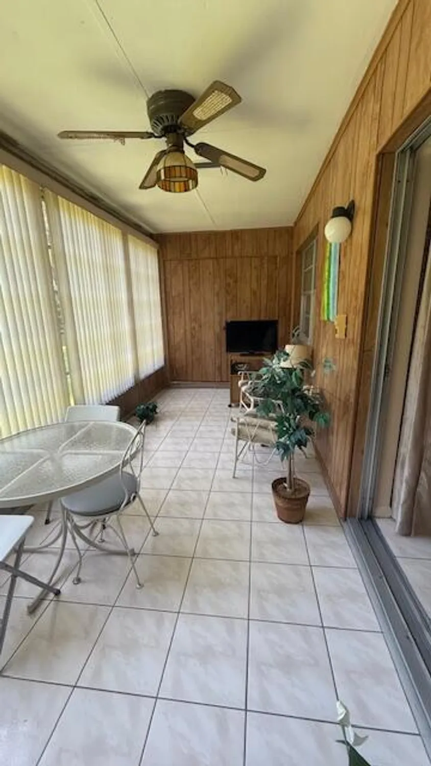 Property Slideshow image 19 of 36 | 118 lake olive dr, West Palm Beach, FL, 33411