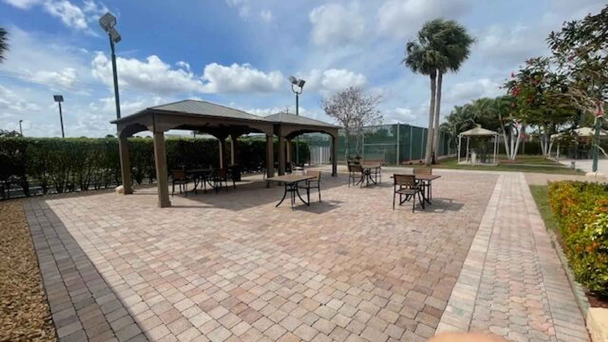 Property Slideshow image 31 of 36 | 118 lake olive dr, West Palm Beach, FL, 33411