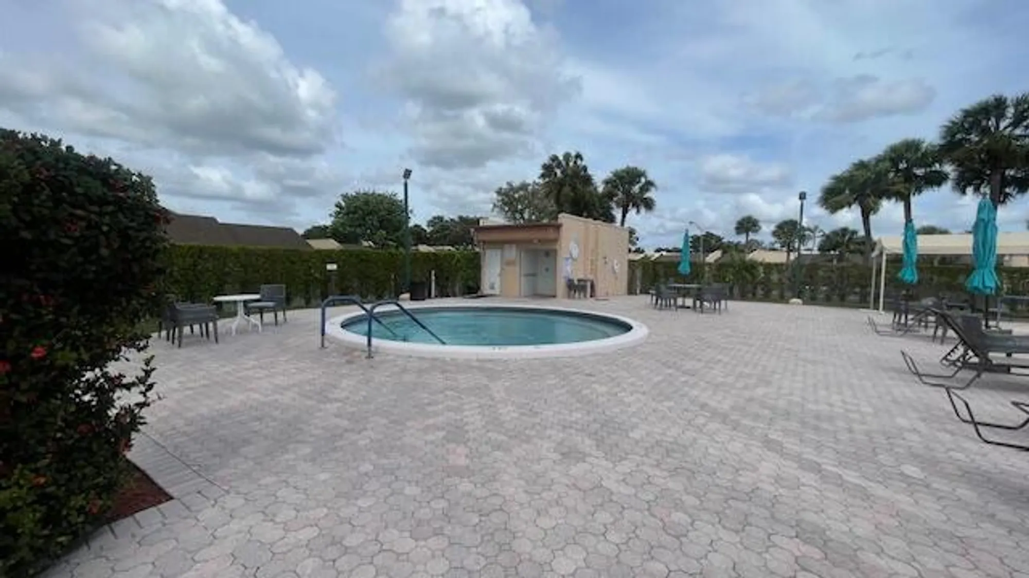 Property Slideshow image 34 of 36 | 118 lake olive dr, West Palm Beach, FL, 33411