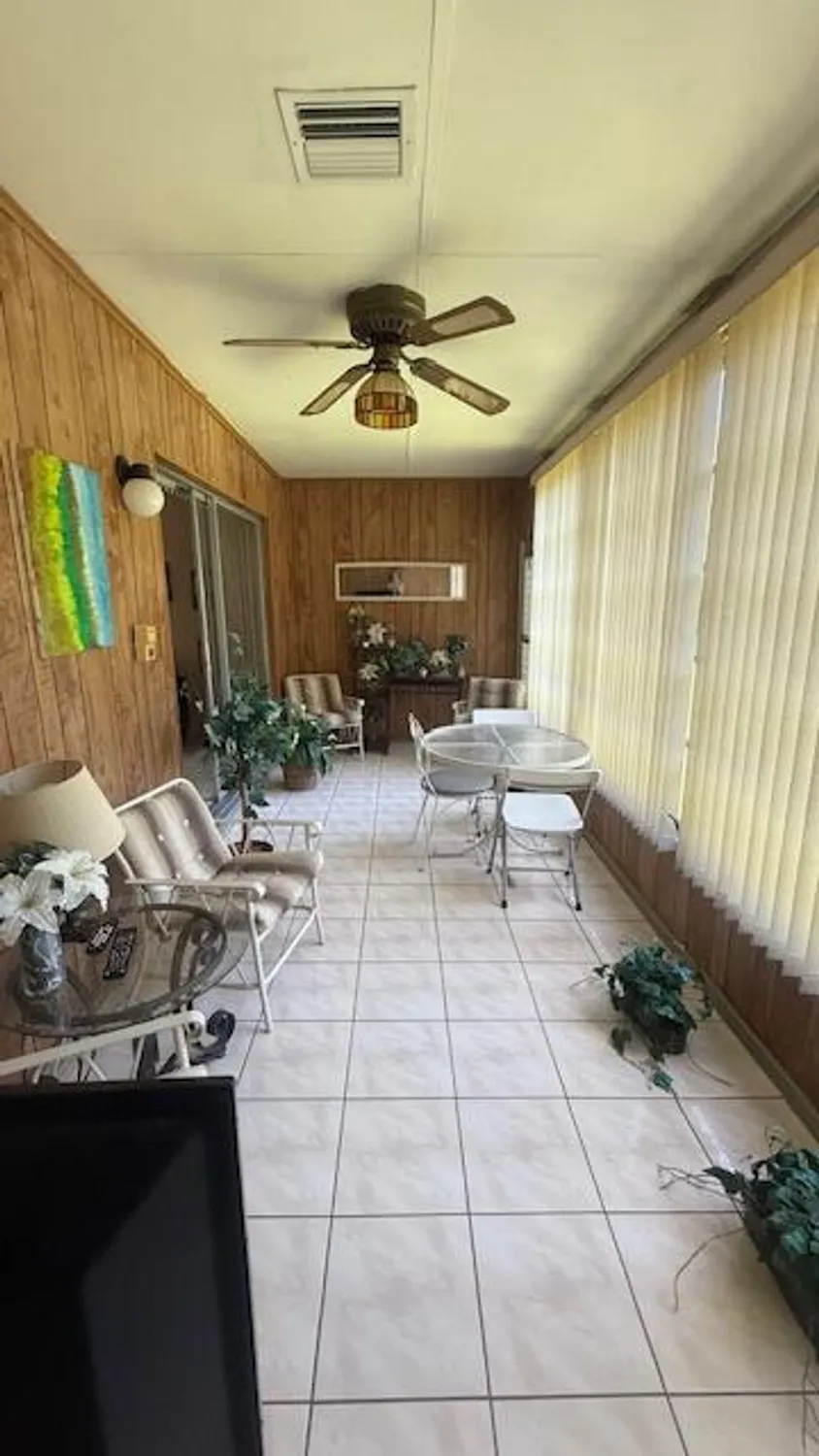 Property Slideshow image 18 of 36 | 118 lake olive dr, West Palm Beach, FL, 33411