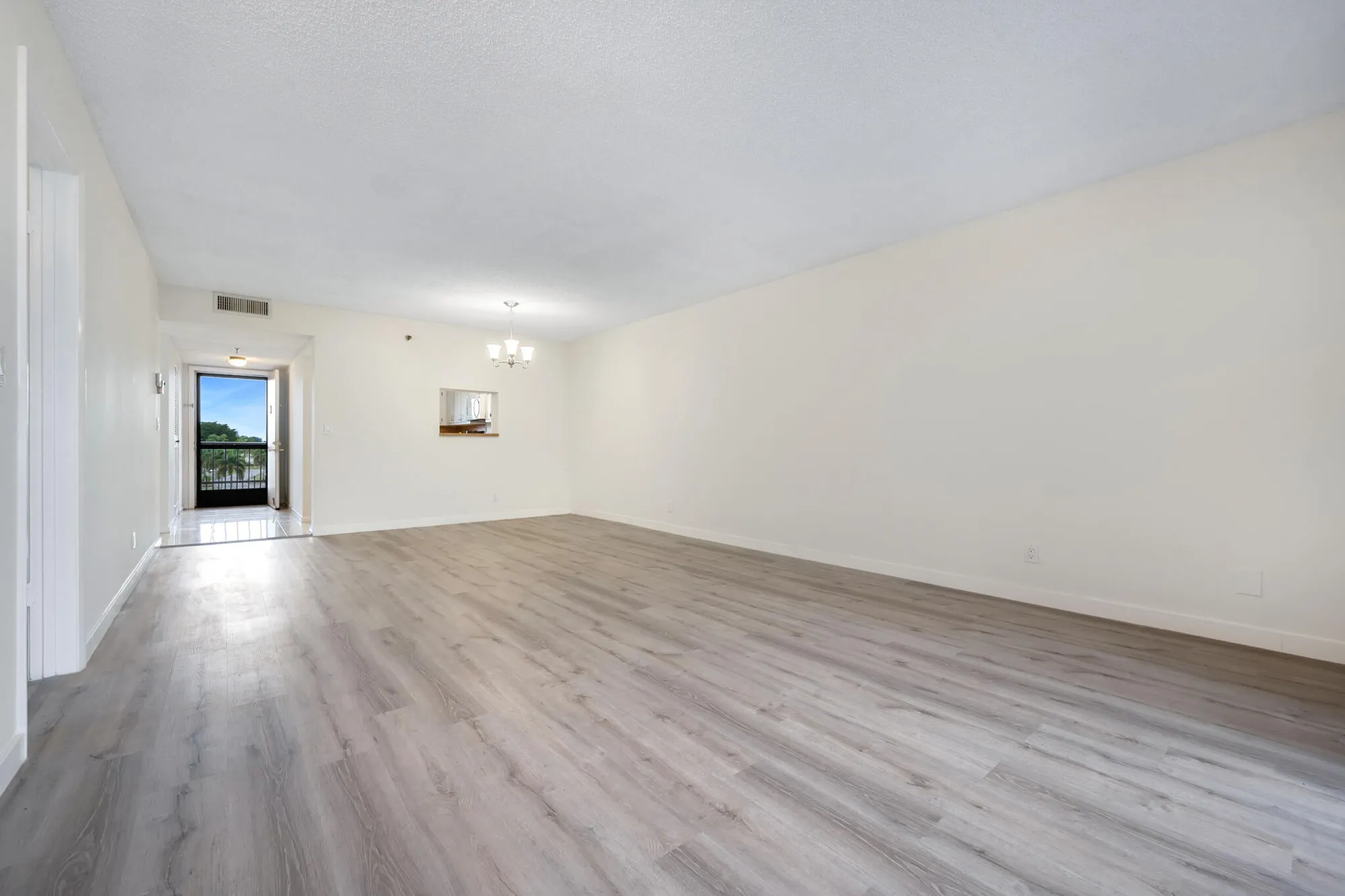 Property Slideshow image 7 of 18 | 7770 tahiti ln apt 405, Lake Worth, FL, 33467