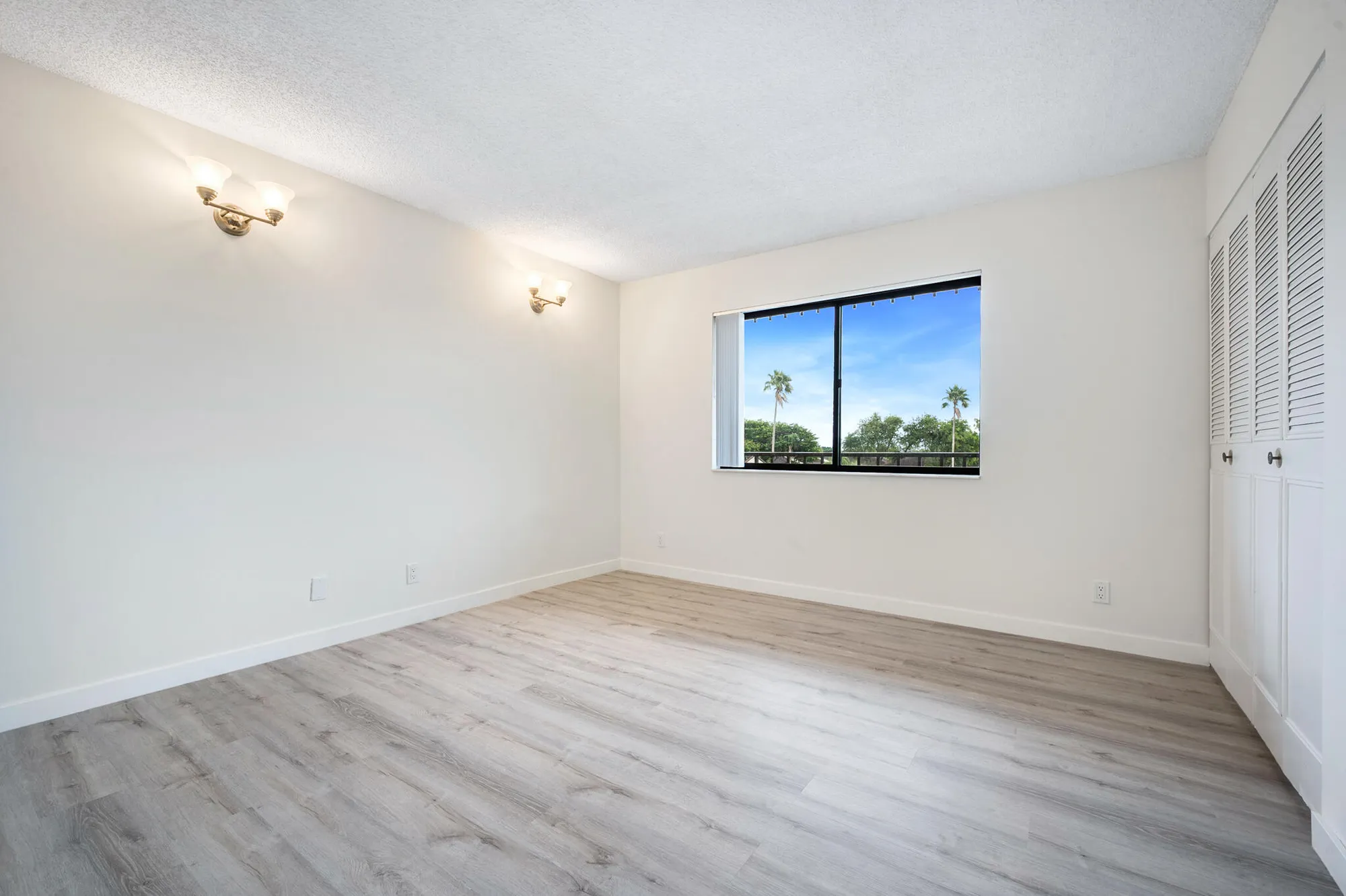 Property Slideshow image 12 of 18 | 7770 tahiti ln apt 405, Lake Worth, FL, 33467