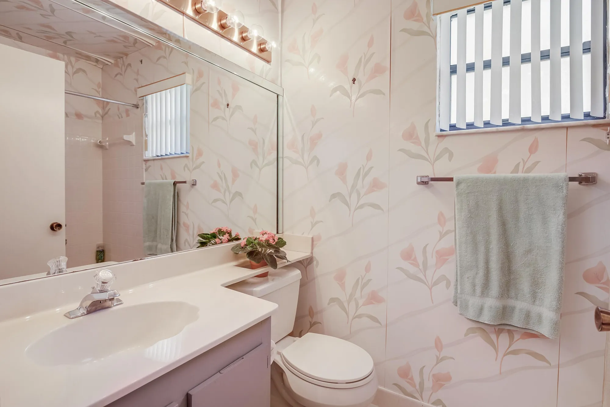 Property Slideshow image 17 of 27 | 7610 tahiti ln 201, Lake Worth, FL, 33467