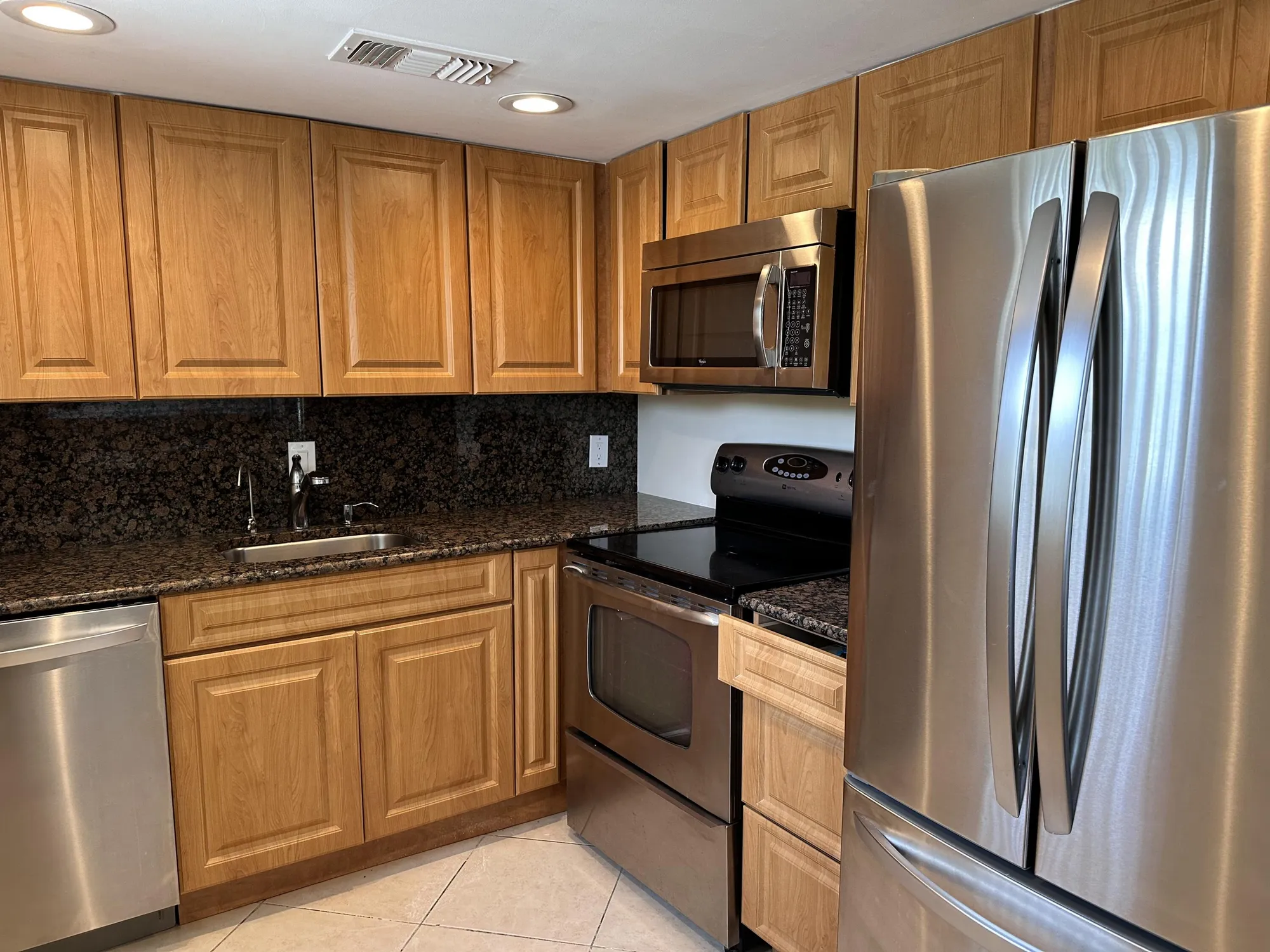 Property Slideshow image 11 of 49 | 433 saxony j, Delray Beach, FL, 33446