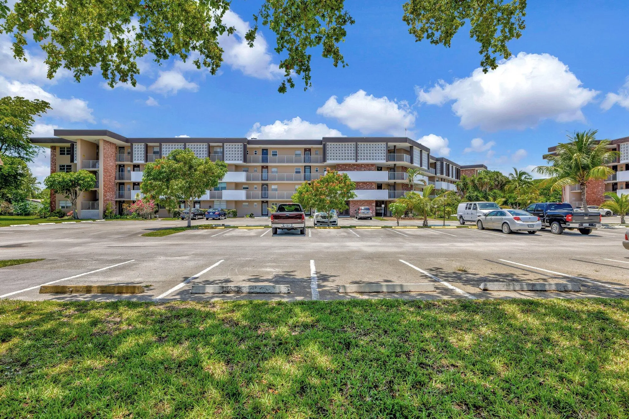 Property Slideshow image 36 of 56 | 2901 nw 46th ave apt 101, Lauderdale Lakes, FL, 33313