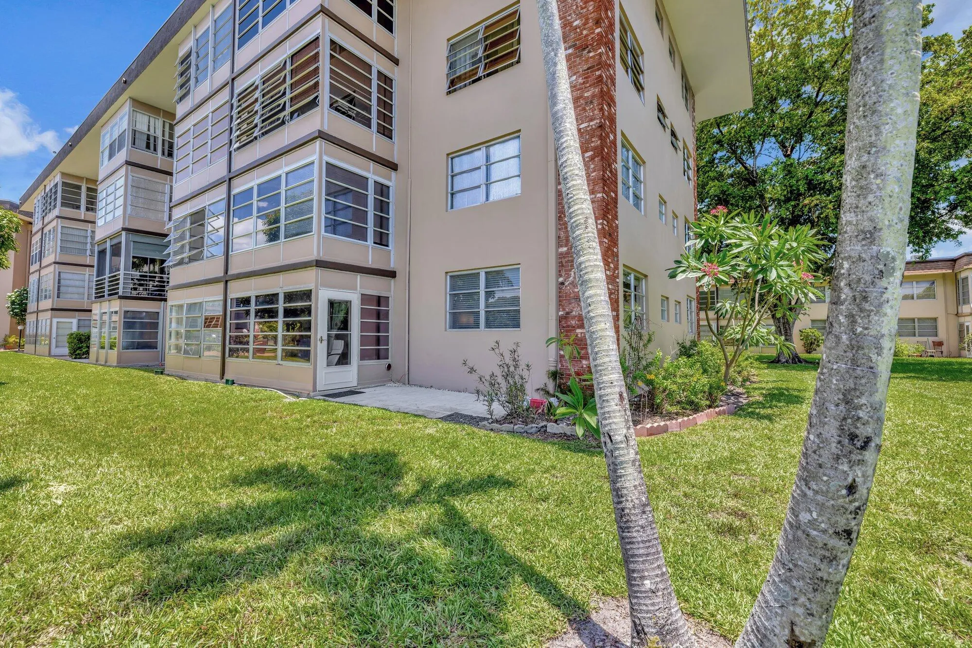 Property Slideshow image 28 of 56 | 2901 nw 46th ave apt 101, Lauderdale Lakes, FL, 33313