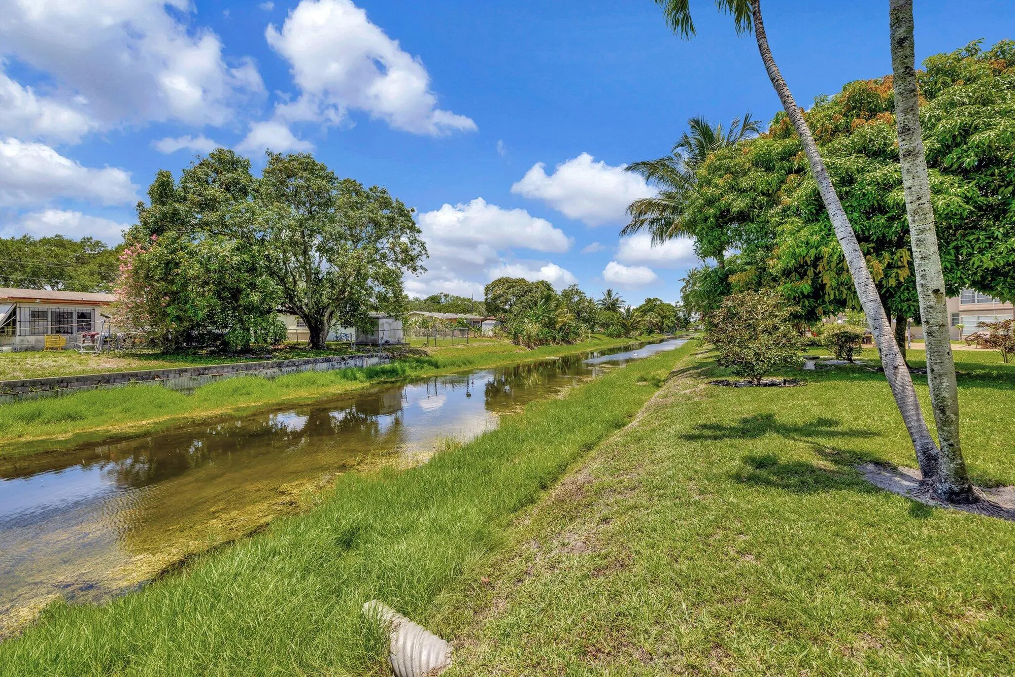 Property Slideshow image 32 of 56 | 2901 nw 46th ave apt 101, Lauderdale Lakes, FL, 33313