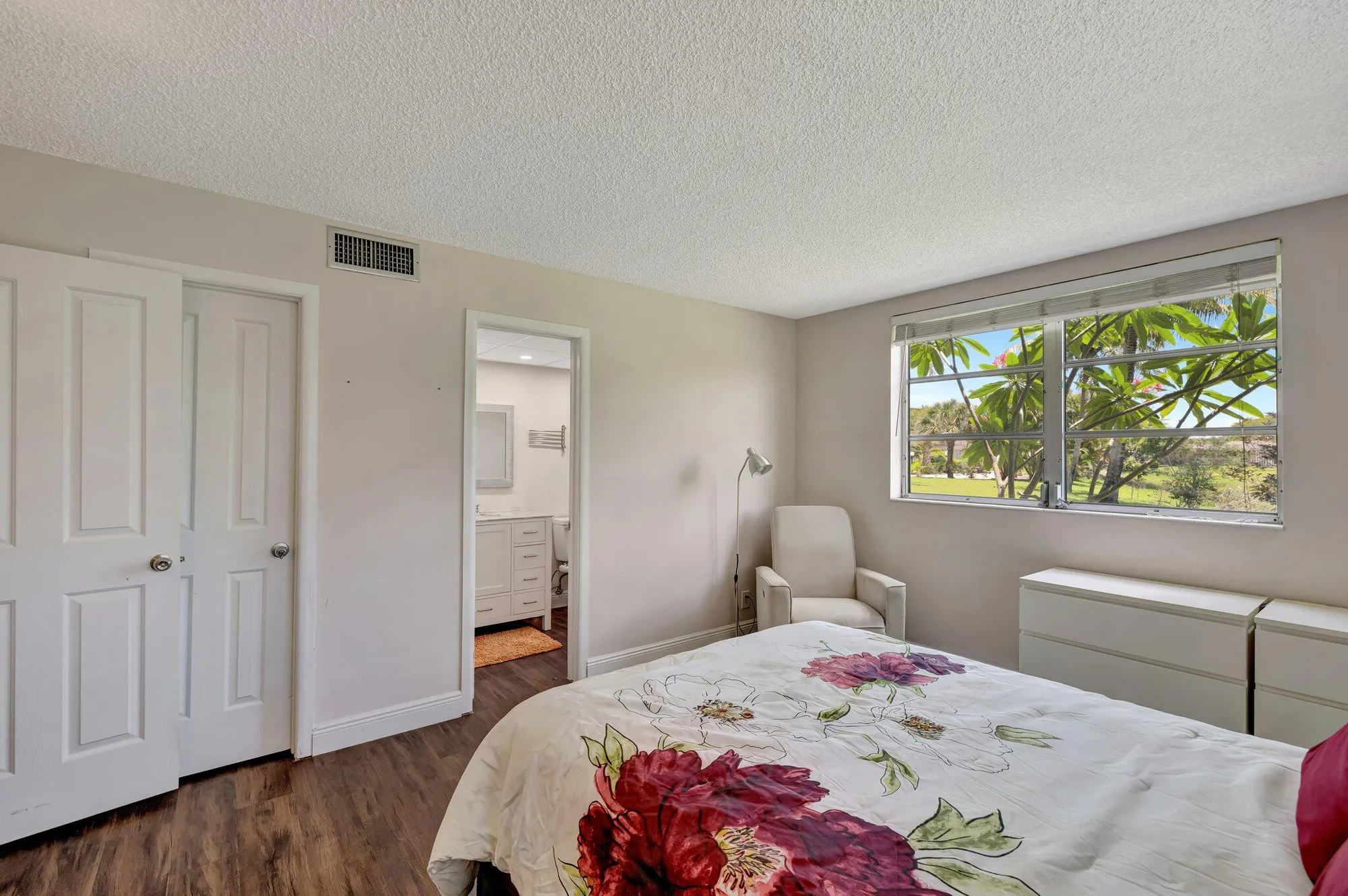 Property Slideshow image 16 of 56 | 2901 nw 46th ave apt 101, Lauderdale Lakes, FL, 33313