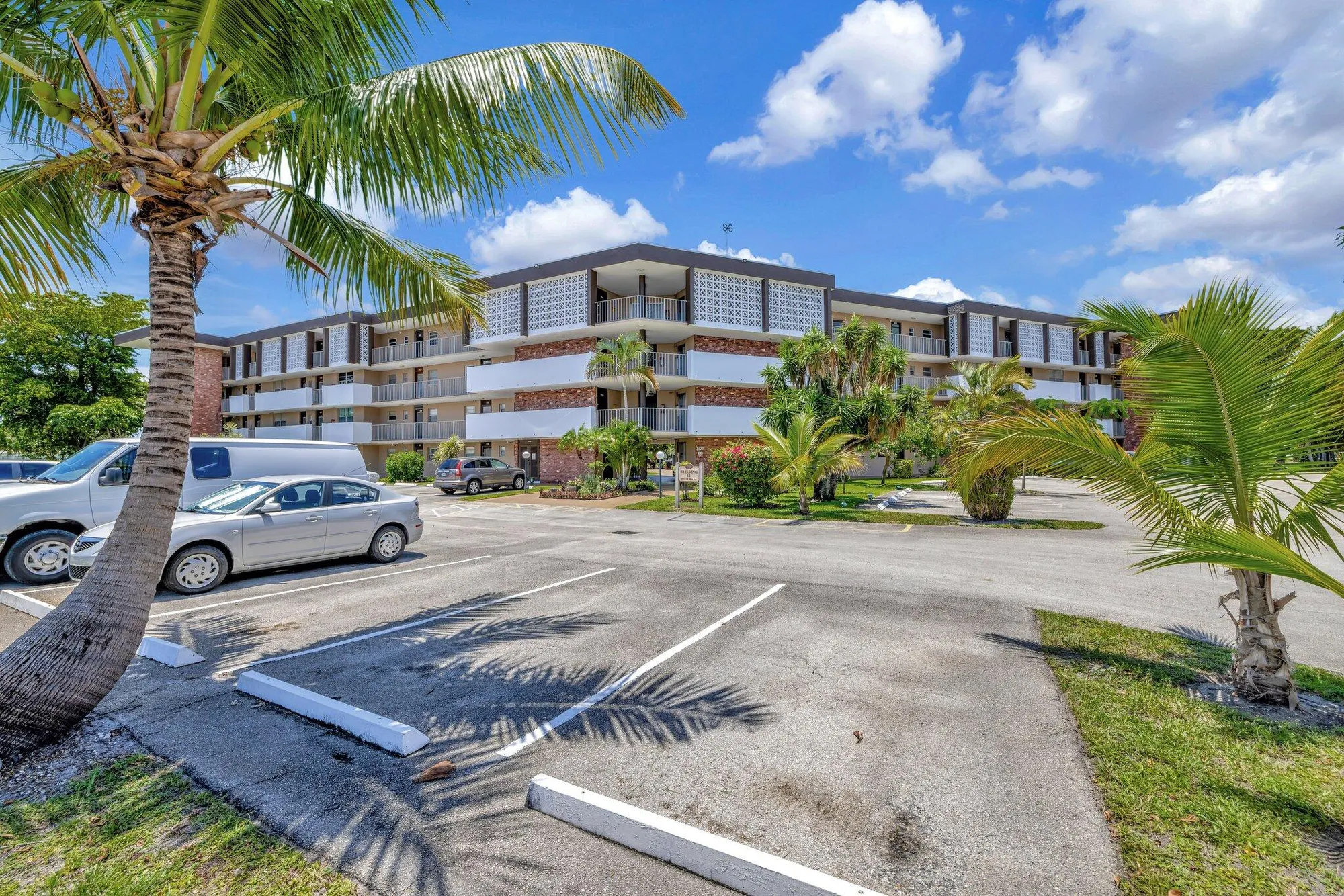 Property Slideshow image 43 of 56 | 2901 nw 46th ave apt 101, Lauderdale Lakes, FL, 33313