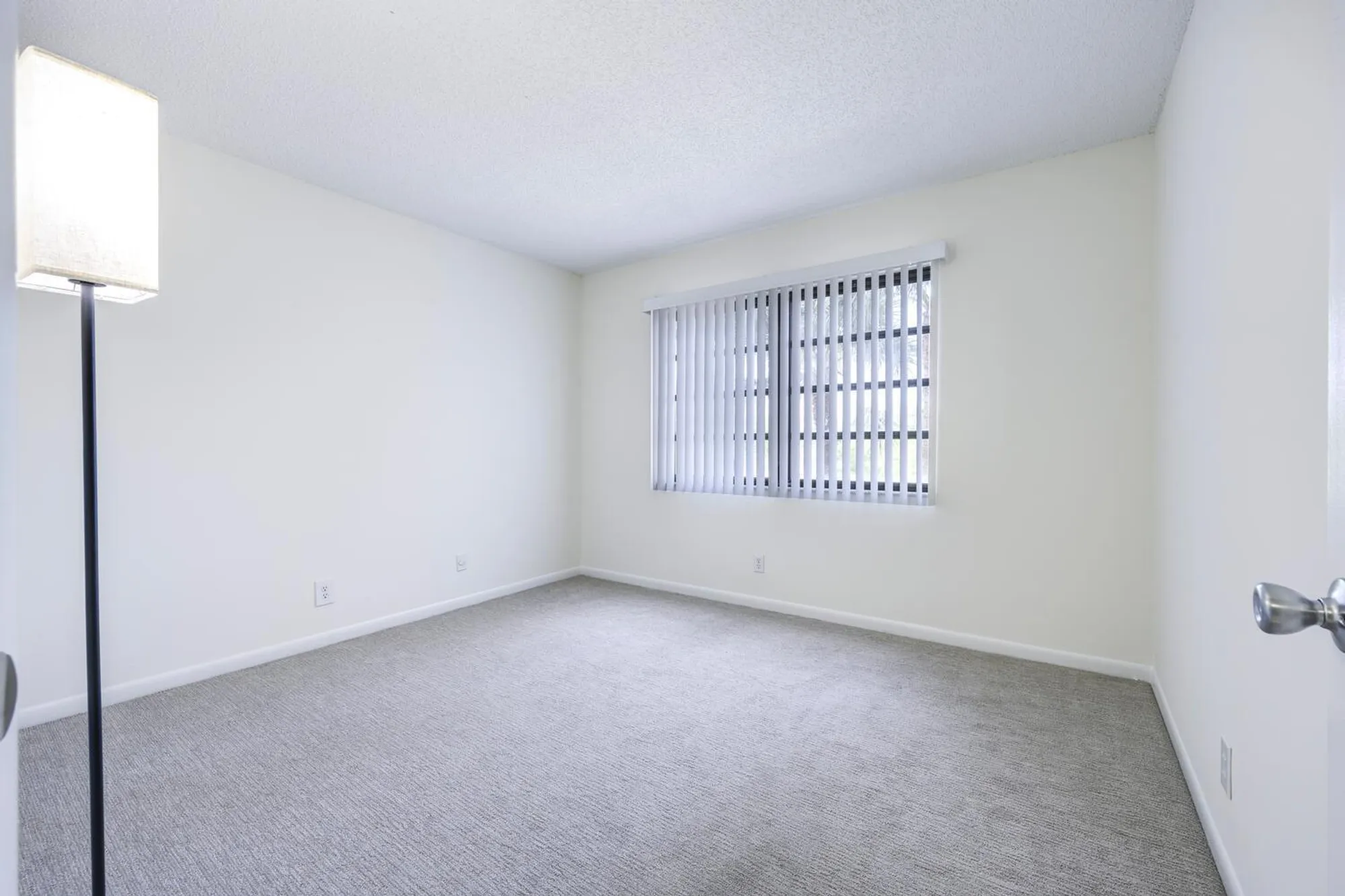 Property Slideshow image 14 of 28 | 4700 lucerne lakes blvd 308, Lake Worth, FL, 33467