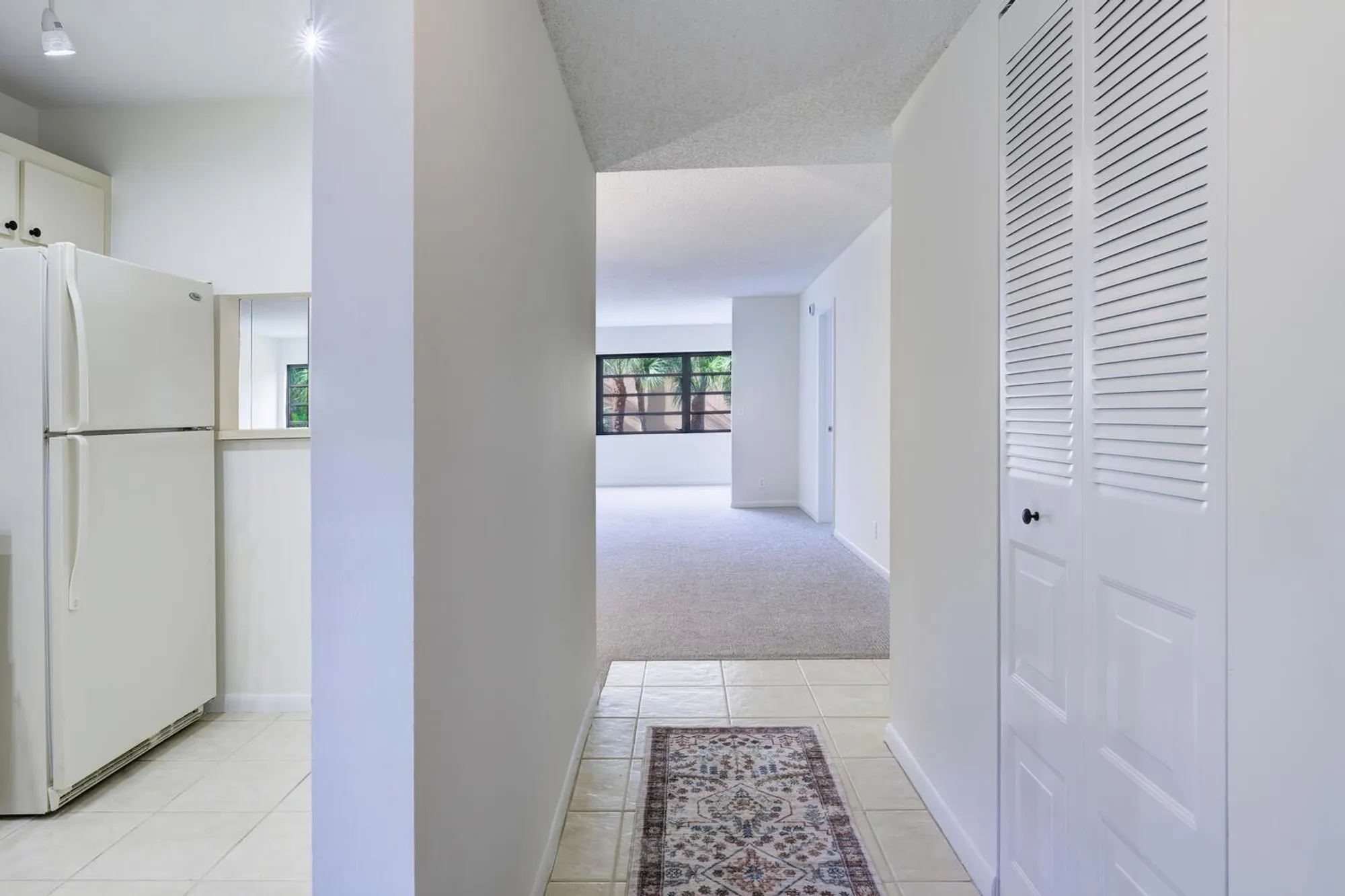 Property Slideshow image 6 of 28 | 4700 lucerne lakes blvd 308, Lake Worth, FL, 33467