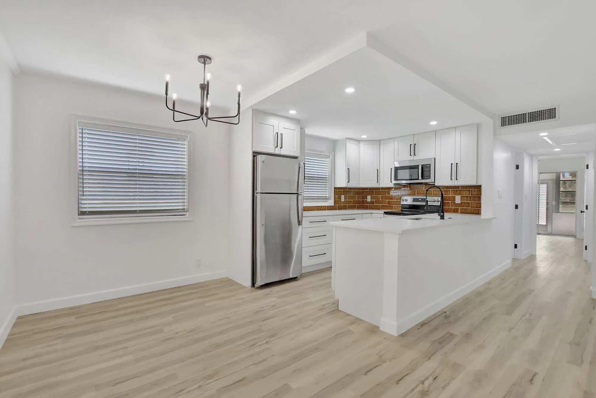 Property Slideshow image 10 of 24 | 216 flanders e unit e, Delray Beach, FL, 33484