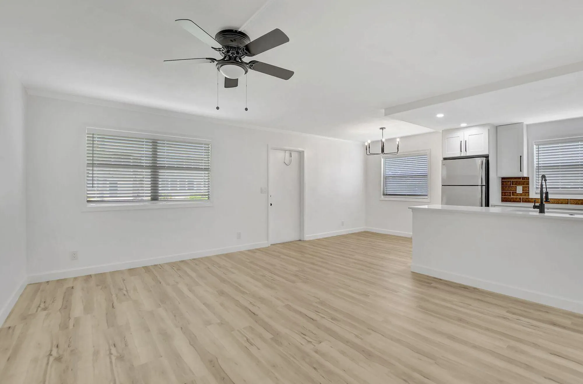 Property Slideshow image 7 of 24 | 216 flanders e unit e, Delray Beach, FL, 33484