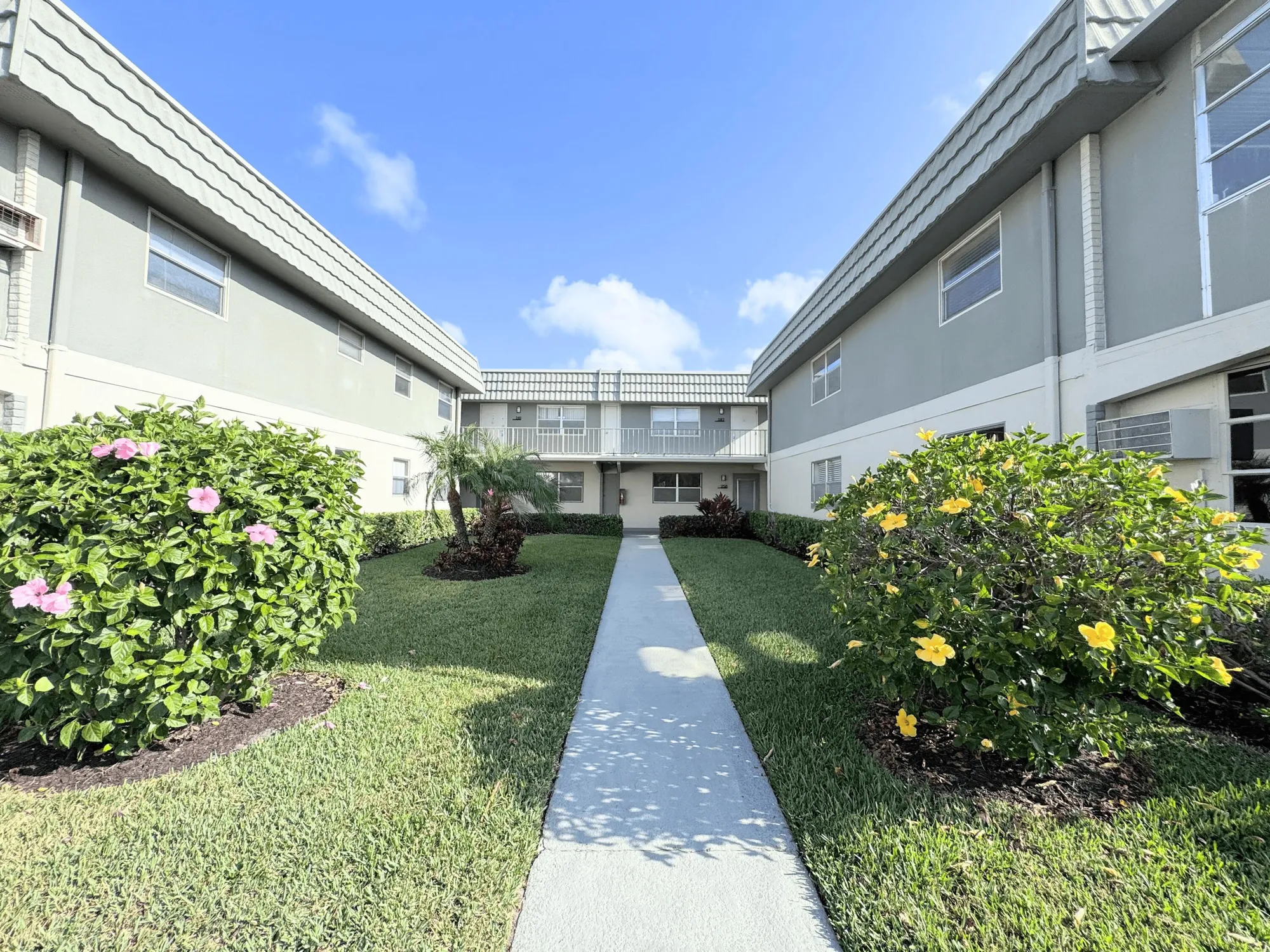 Property Slideshow image 1 of 18 | 284 flanders f, Delray Beach, FL, 33484