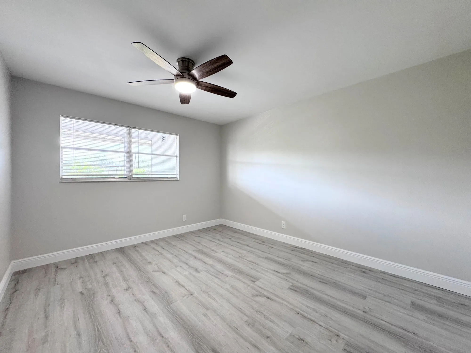 Property Slideshow image 13 of 18 | 284 flanders f, Delray Beach, FL, 33484