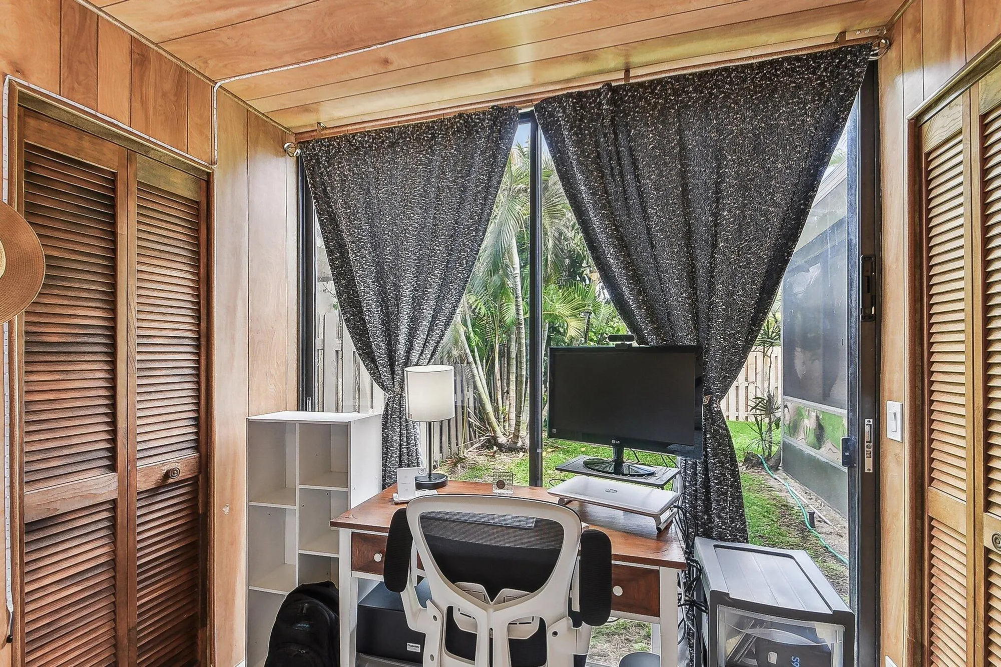 Property Slideshow image 15 of 59 | 11063 oakdale rd, Boynton Beach, FL, 33437