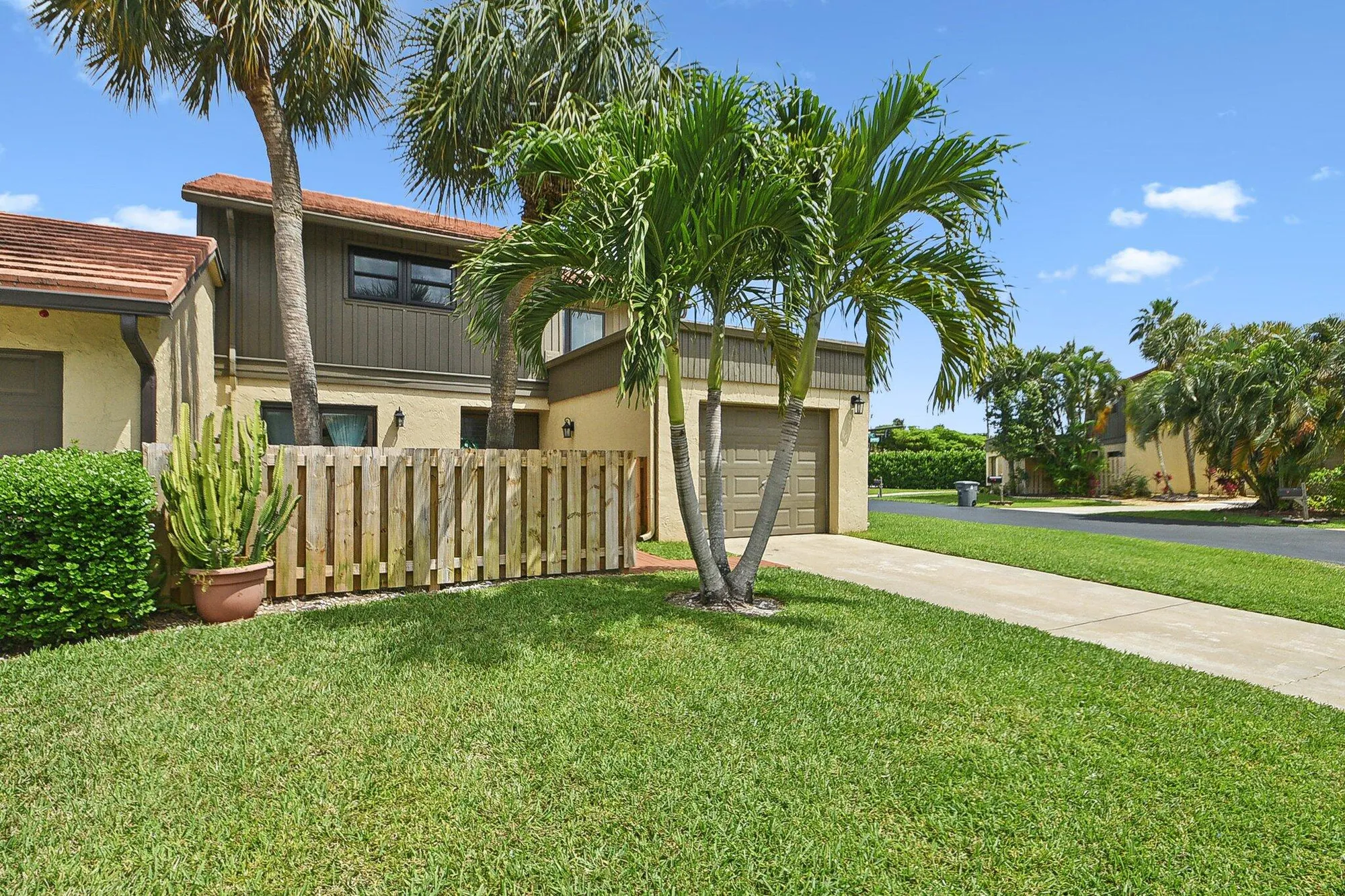 Property Slideshow image 52 of 59 | 11063 oakdale rd, Boynton Beach, FL, 33437