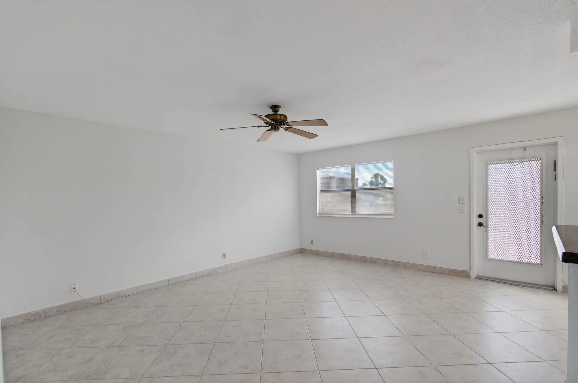 Property Slideshow image 4 of 36 | 228 brittany e unit e, Delray Beach, FL, 33446