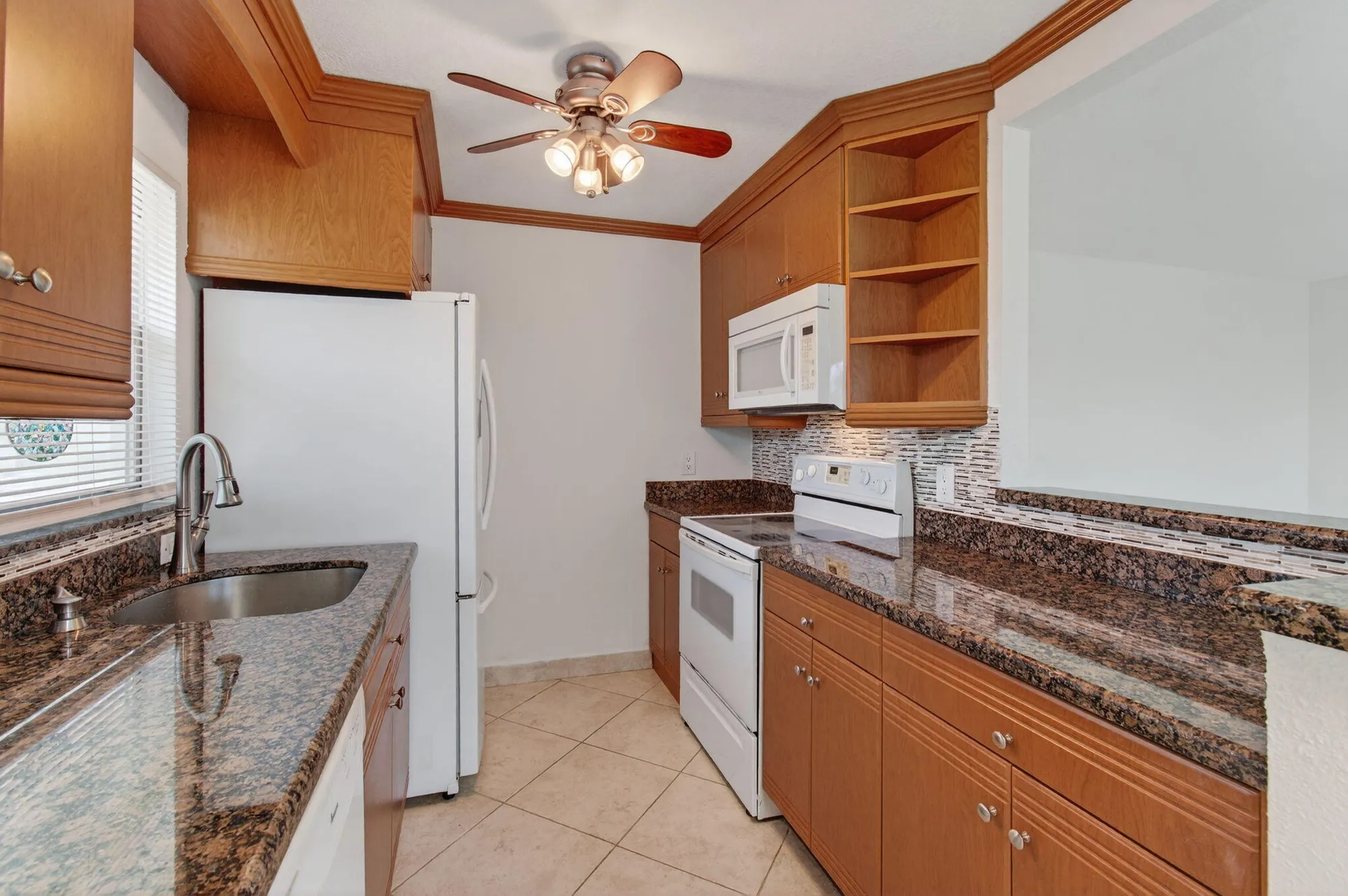 Property Slideshow image 8 of 36 | 228 brittany e unit e, Delray Beach, FL, 33446