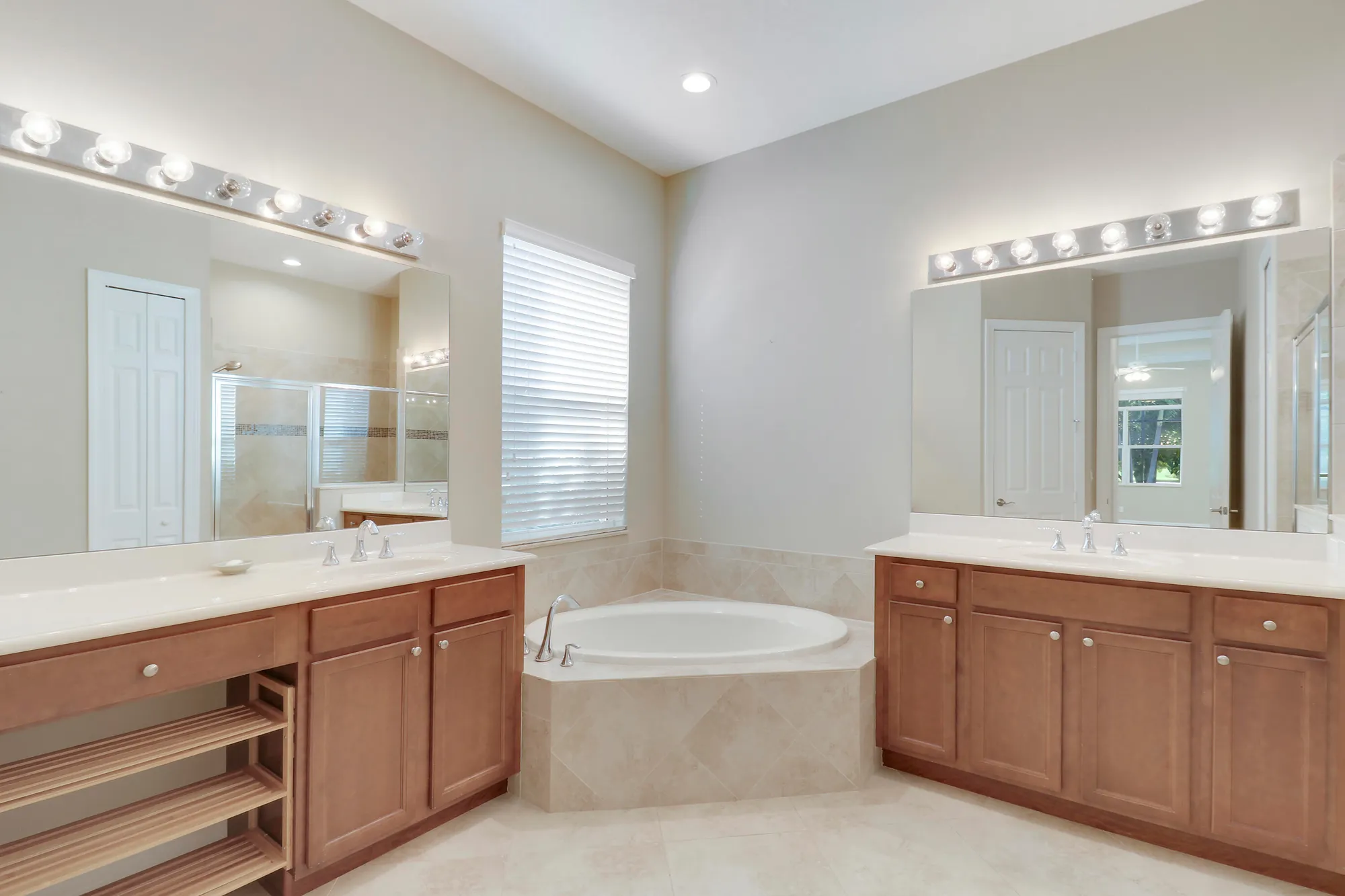 Property Slideshow image 34 of 84 | 10479 sw visconti way, Port Saint Lucie, FL, 34986