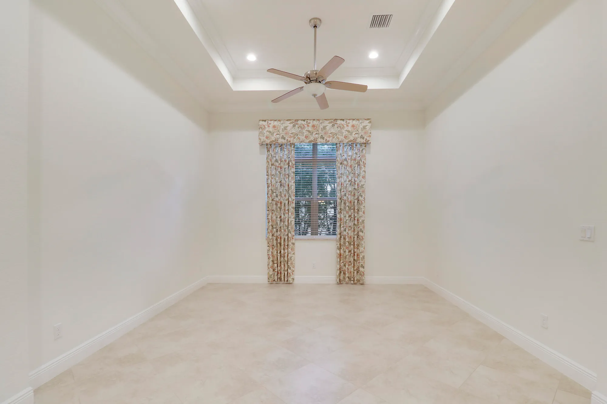 Property Slideshow image 13 of 84 | 10479 sw visconti way, Port Saint Lucie, FL, 34986