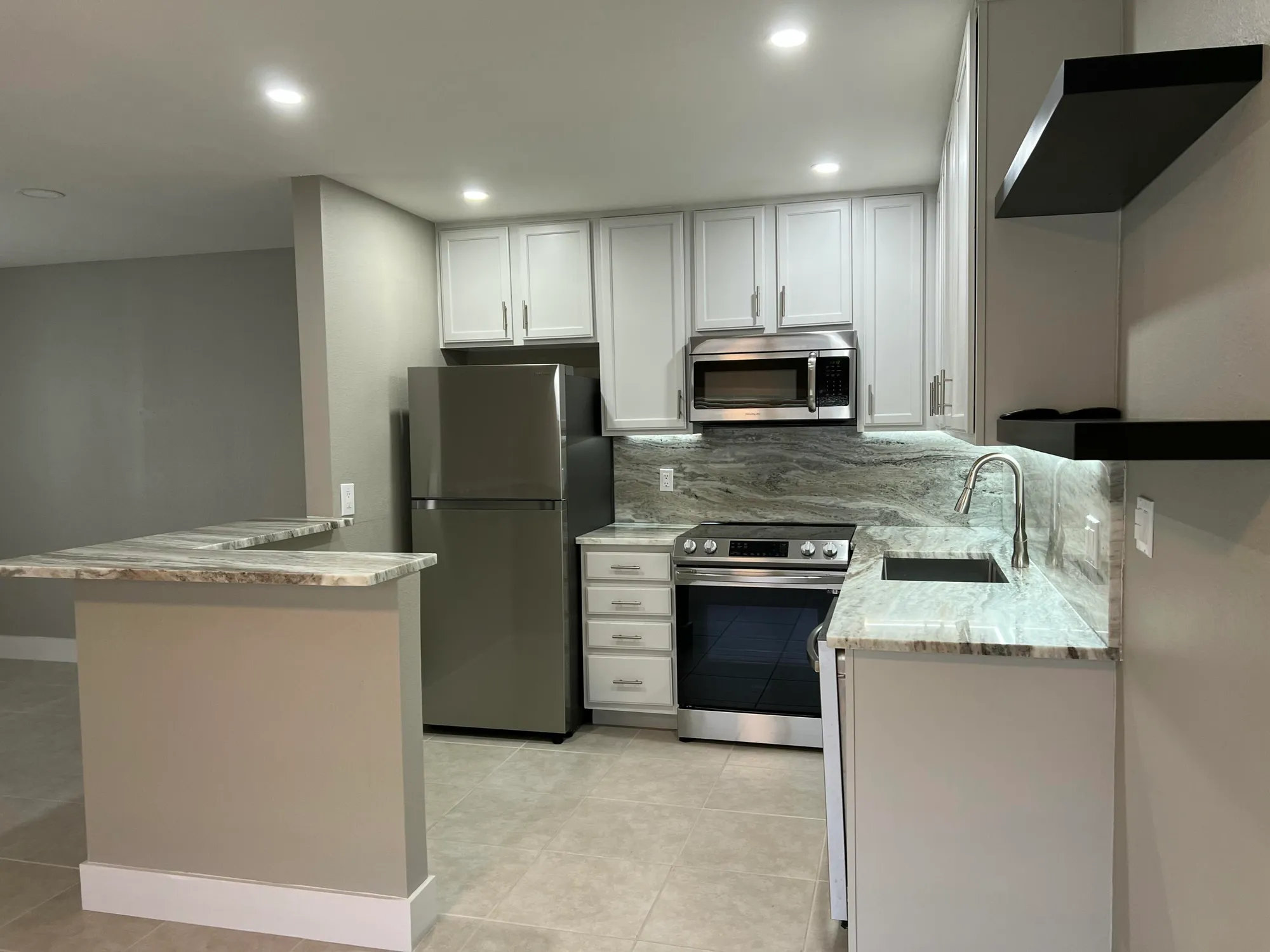 Property Slideshow image 4 of 27 | 267 flanders f, Delray Beach, FL, 33484