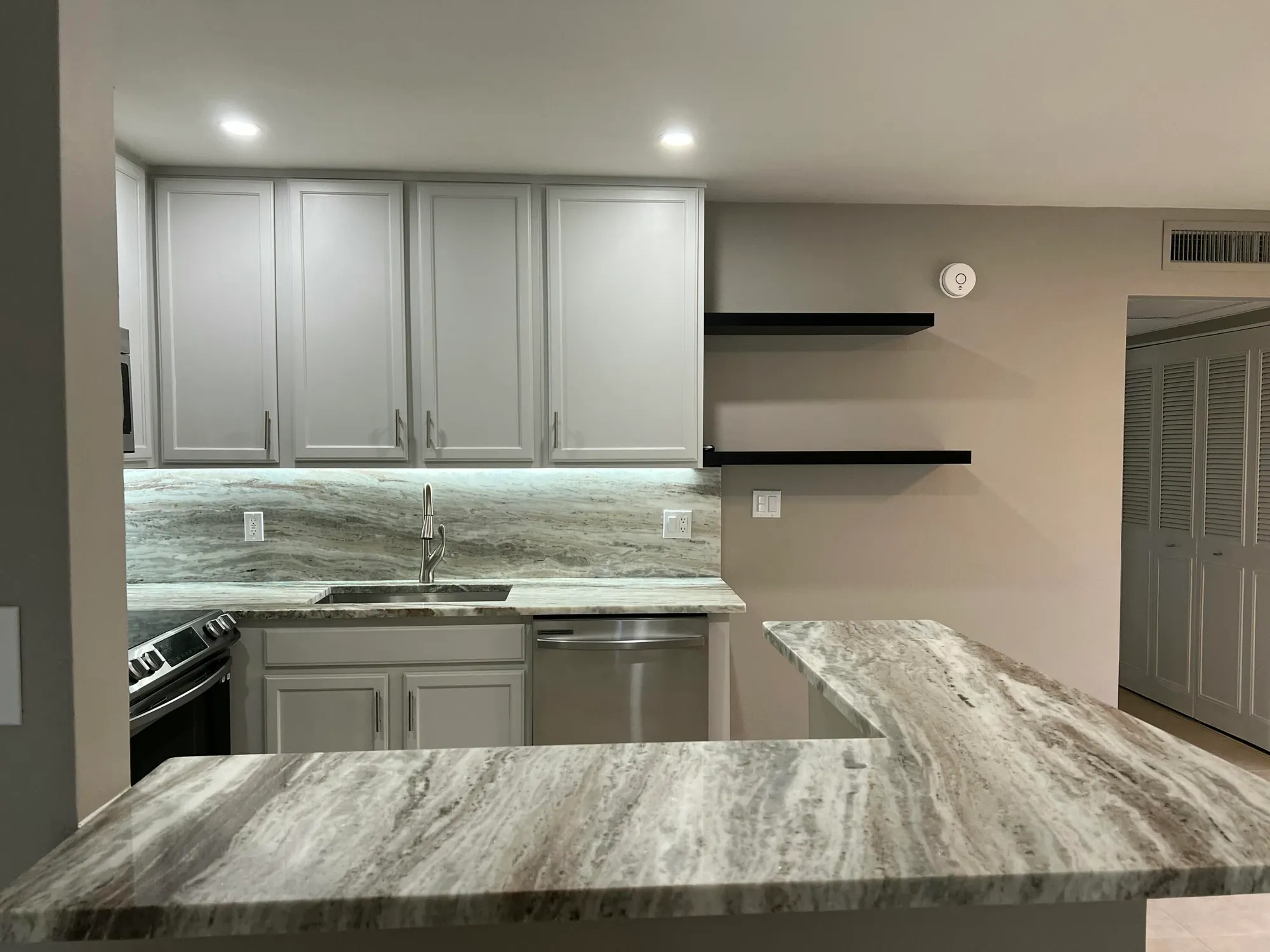 Property Slideshow image 5 of 27 | 267 flanders f, Delray Beach, FL, 33484