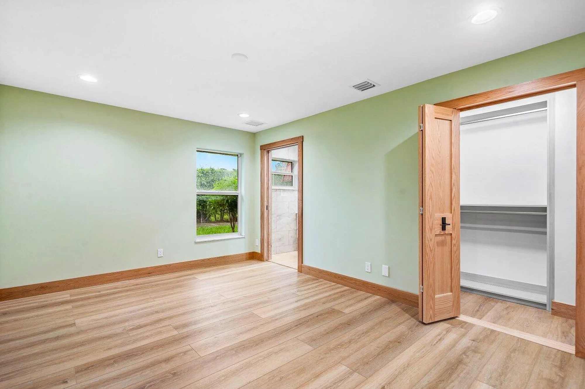 Property Slideshow image 17 of 36 | 289 cape cod cir, Lake Worth, FL, 33467