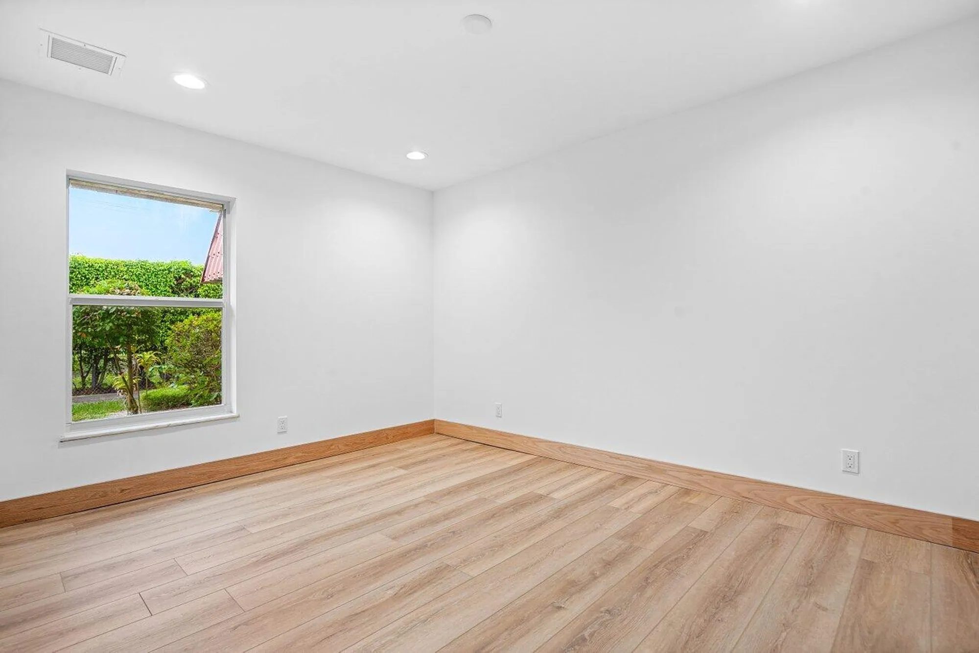 Property Slideshow image 20 of 36 | 289 cape cod cir, Lake Worth, FL, 33467