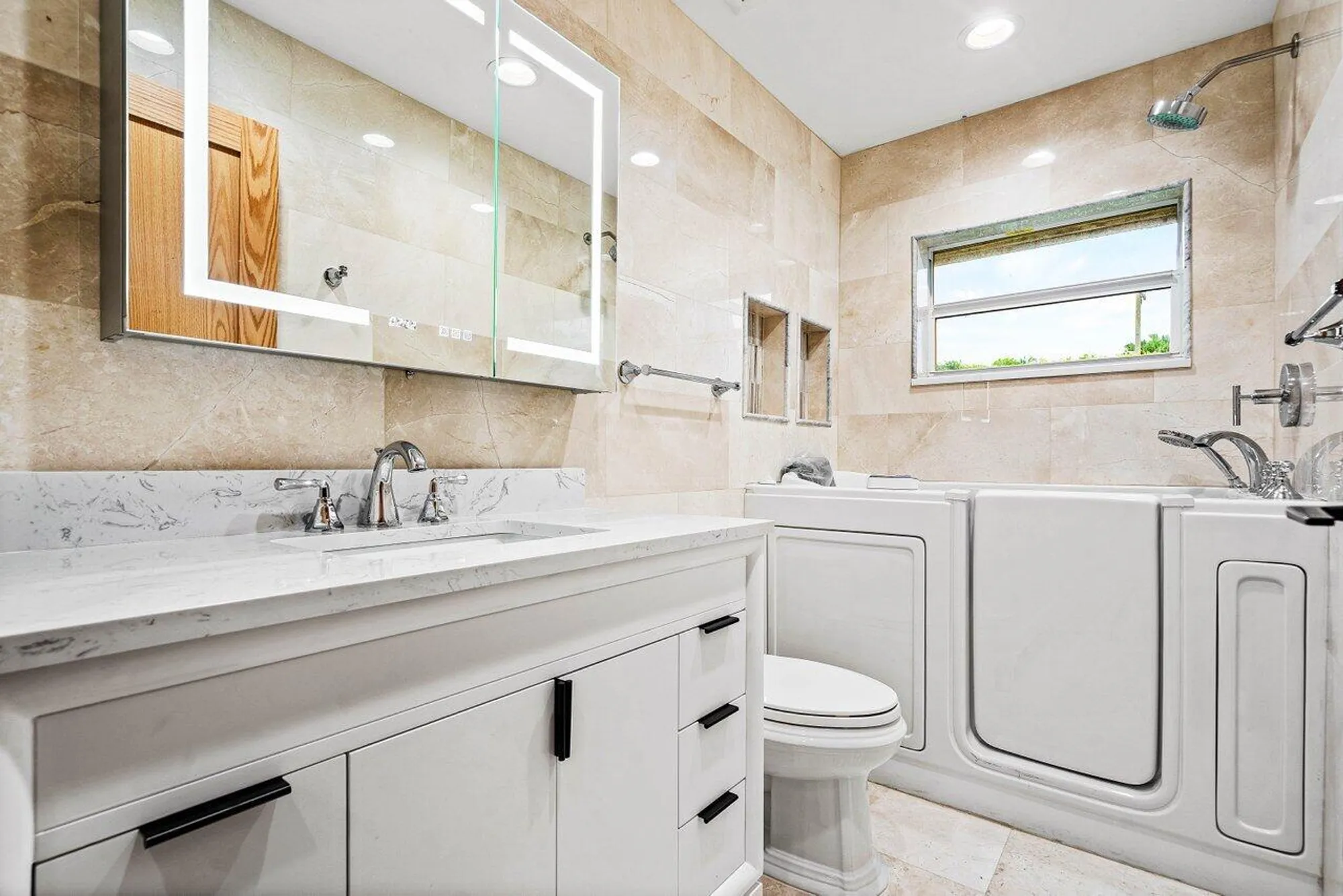 Property Slideshow image 22 of 36 | 289 cape cod cir, Lake Worth, FL, 33467